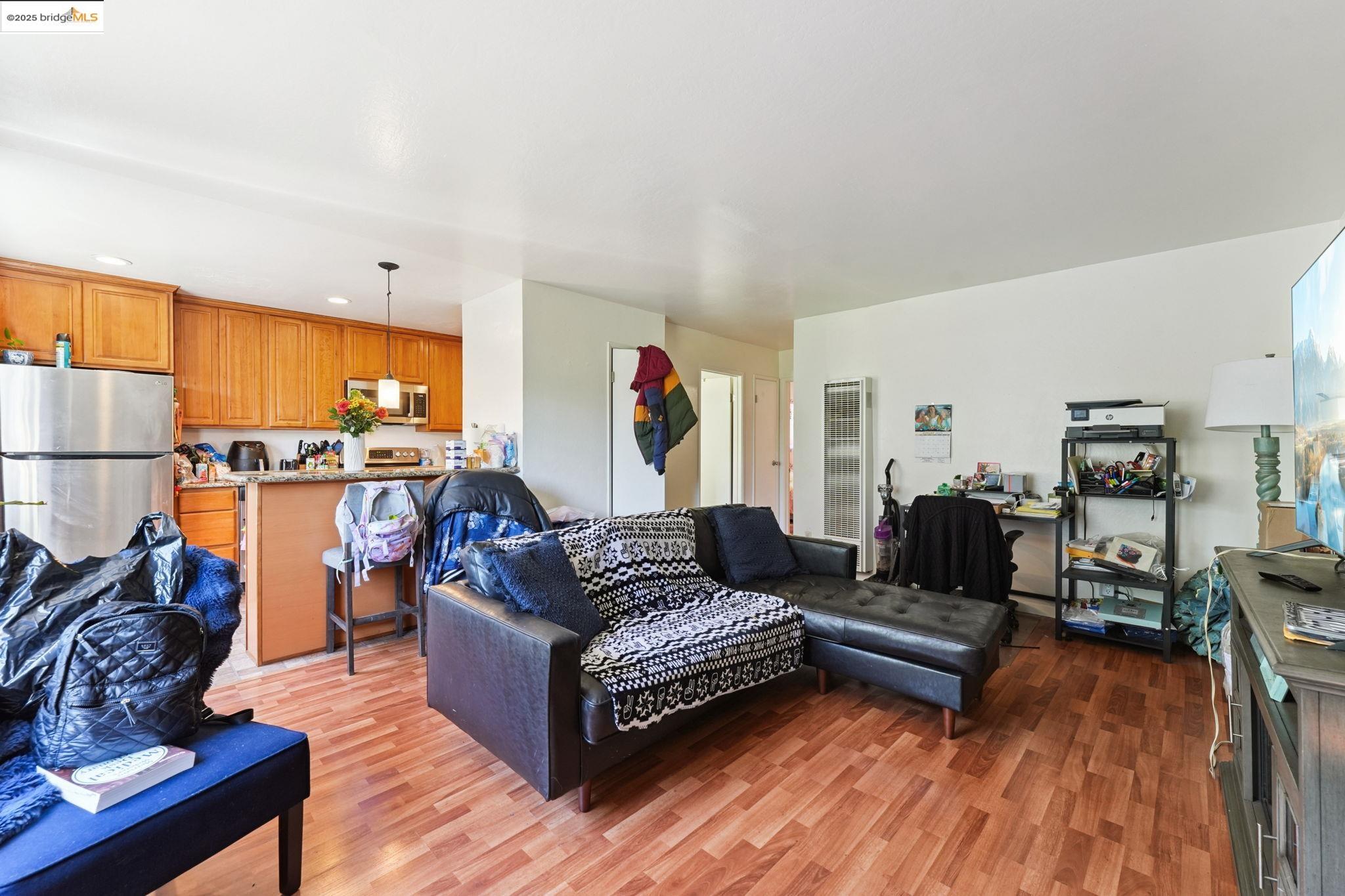 Detail Gallery Image 10 of 60 For 1091 Aileen Street, Oakland,  CA 94608 - – Beds | – Baths
