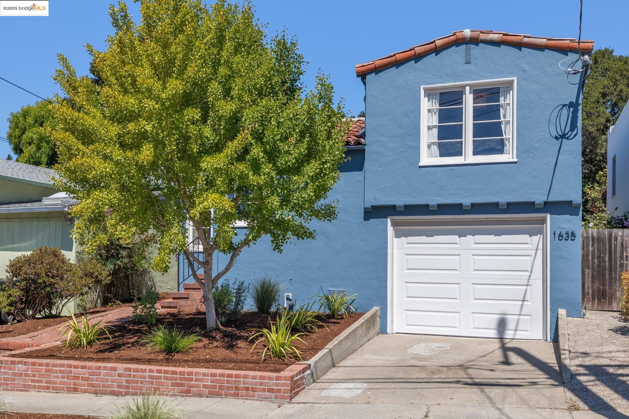 Detail Gallery Image 2 of 60 For 1635 Ocean View, Kensington,  CA 94707 - 2 Beds | 2 Baths