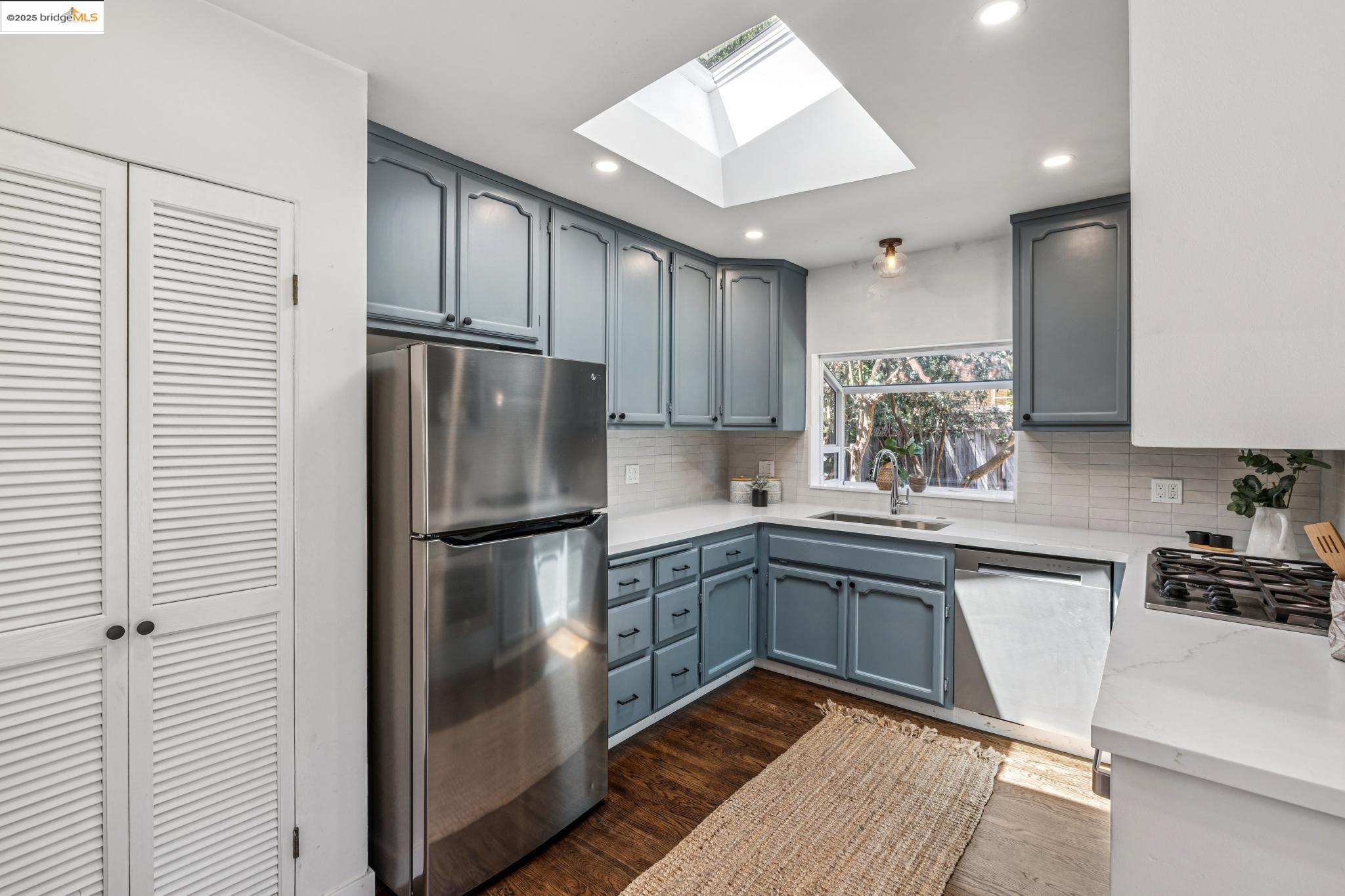 Detail Gallery Image 14 of 60 For 1635 Ocean View, Kensington,  CA 94707 - 2 Beds | 2 Baths