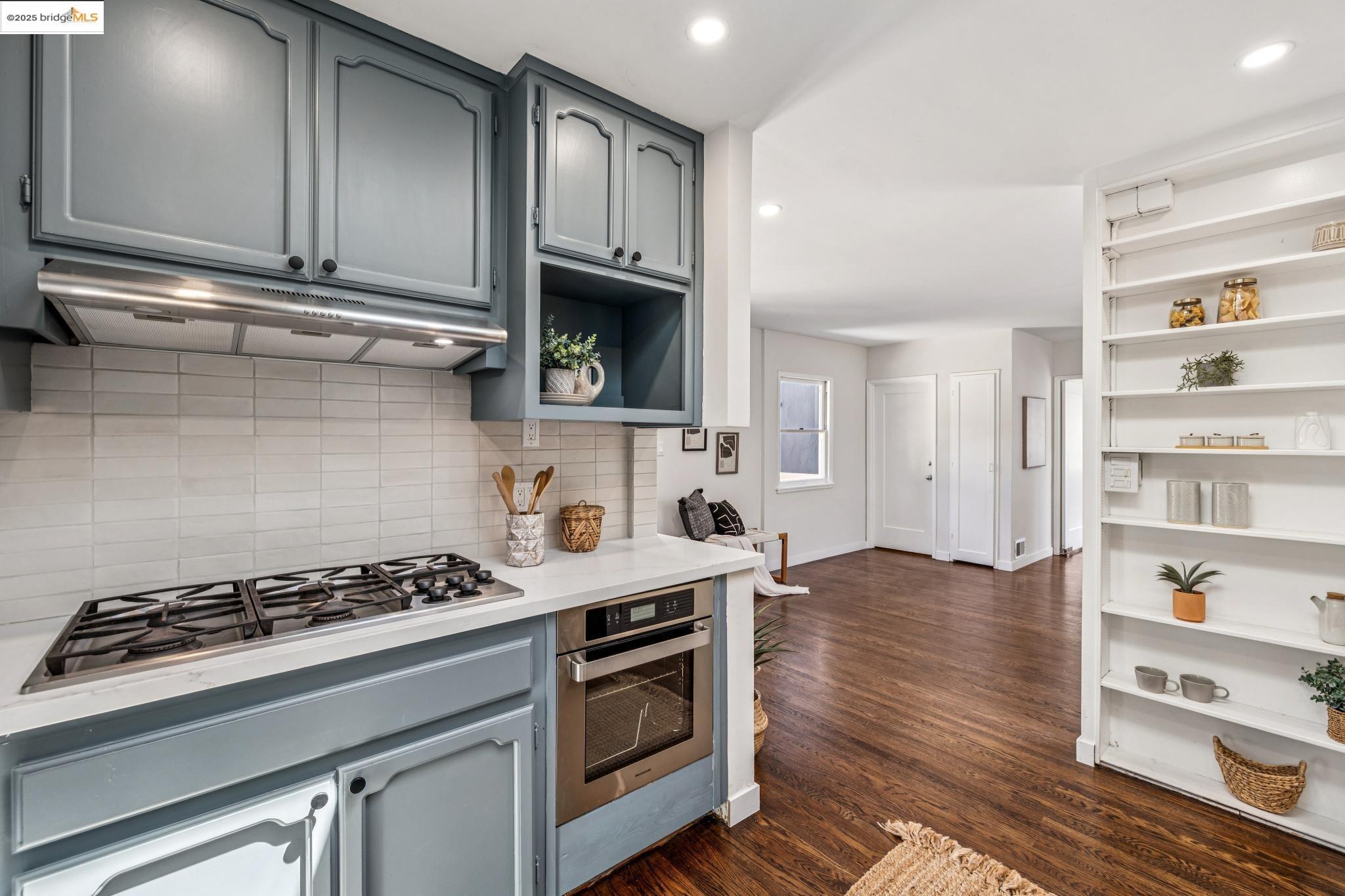 Detail Gallery Image 17 of 60 For 1635 Ocean View, Kensington,  CA 94707 - 2 Beds | 2 Baths