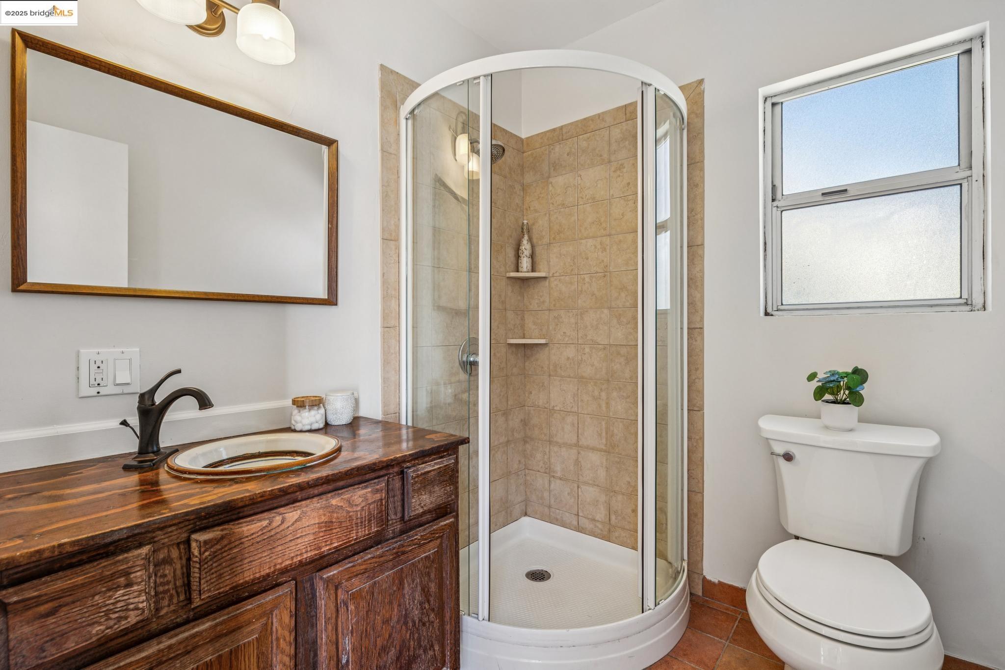 Detail Gallery Image 27 of 60 For 1635 Ocean View, Kensington,  CA 94707 - 2 Beds | 2 Baths