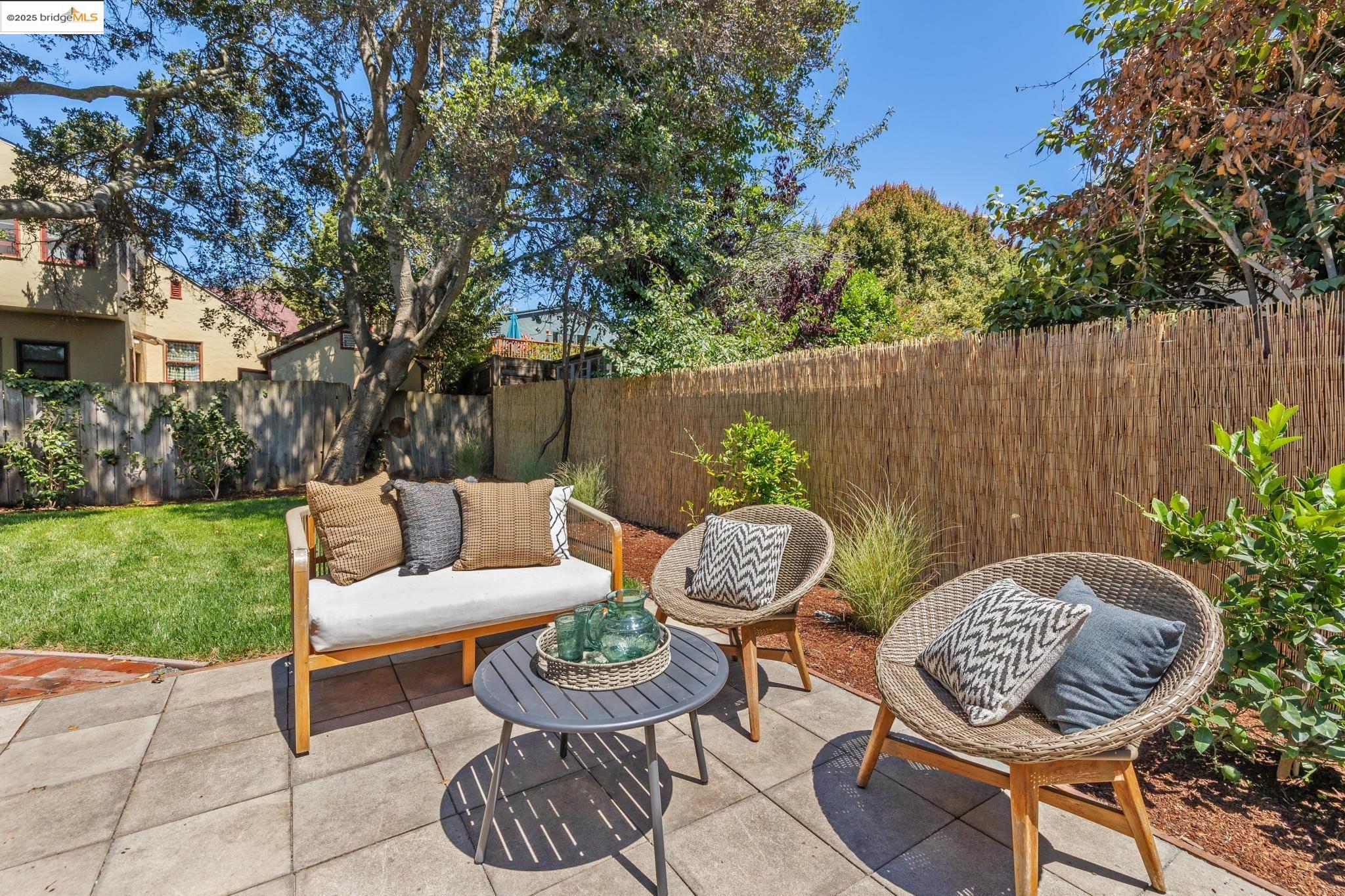 Detail Gallery Image 33 of 60 For 1635 Ocean View, Kensington,  CA 94707 - 2 Beds | 2 Baths