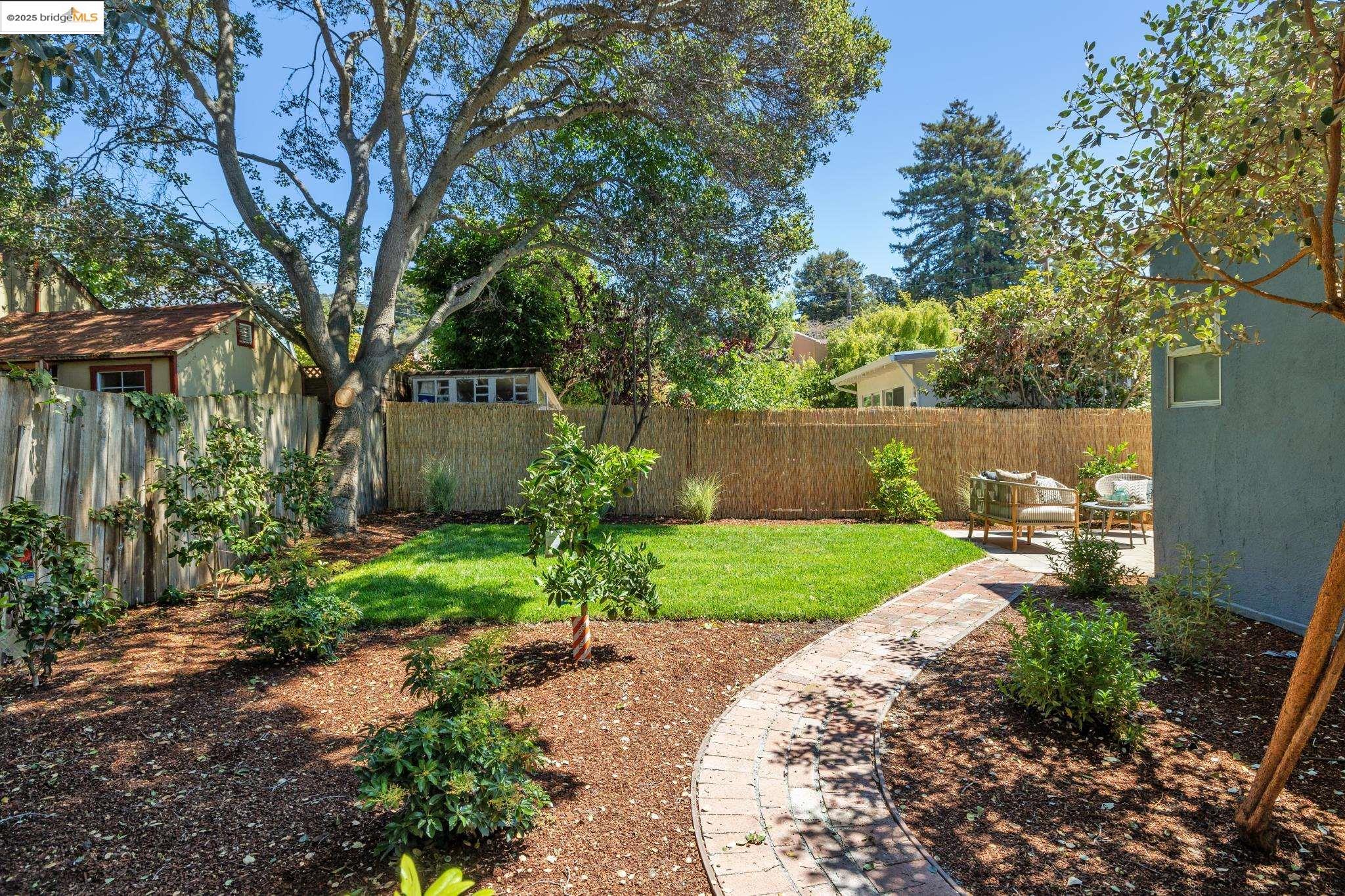 Detail Gallery Image 40 of 60 For 1635 Ocean View, Kensington,  CA 94707 - 2 Beds | 2 Baths