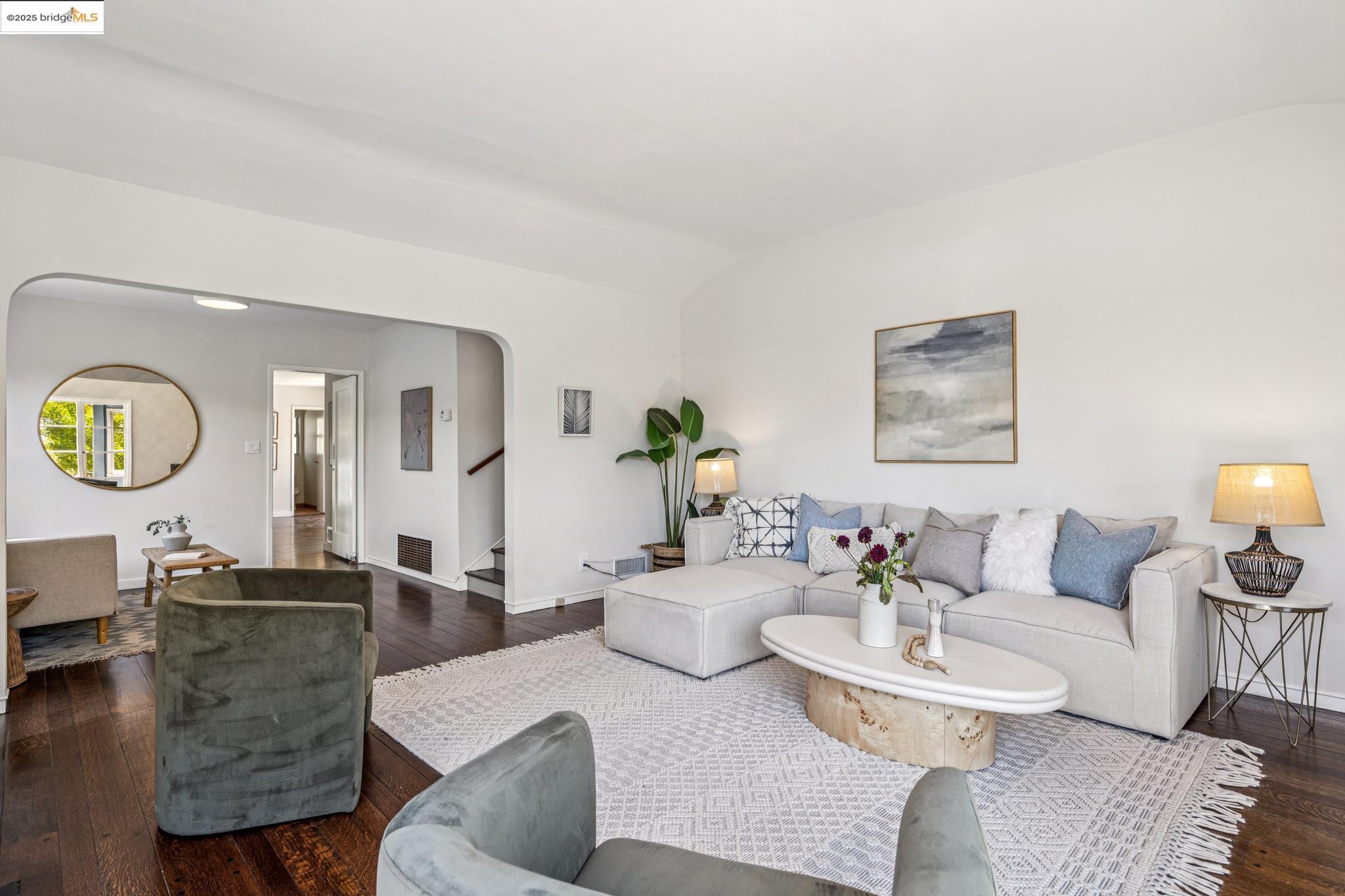 Detail Gallery Image 5 of 60 For 1635 Ocean View, Kensington,  CA 94707 - 2 Beds | 2 Baths