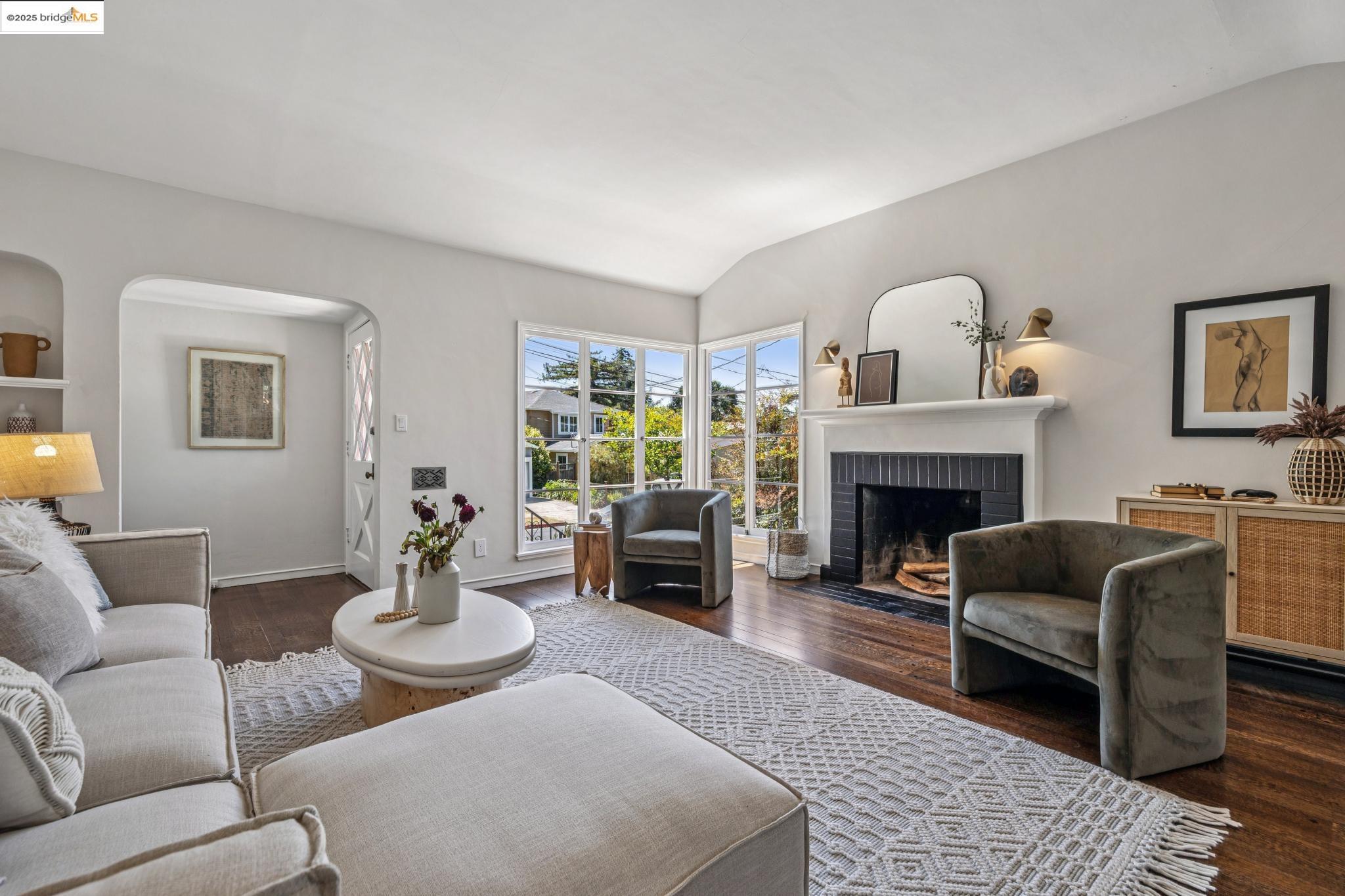 Detail Gallery Image 6 of 60 For 1635 Ocean View, Kensington,  CA 94707 - 2 Beds | 2 Baths