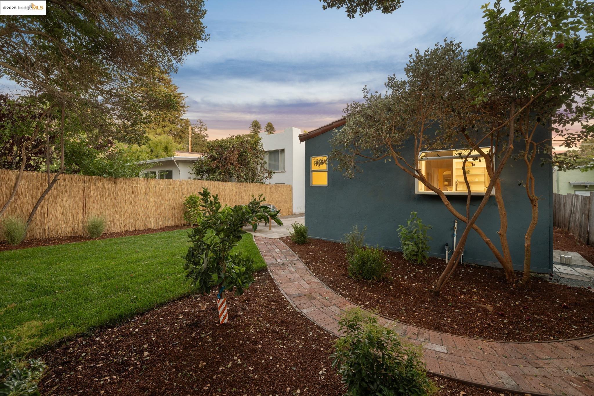 Detail Gallery Image 56 of 60 For 1635 Ocean View, Kensington,  CA 94707 - 2 Beds | 2 Baths