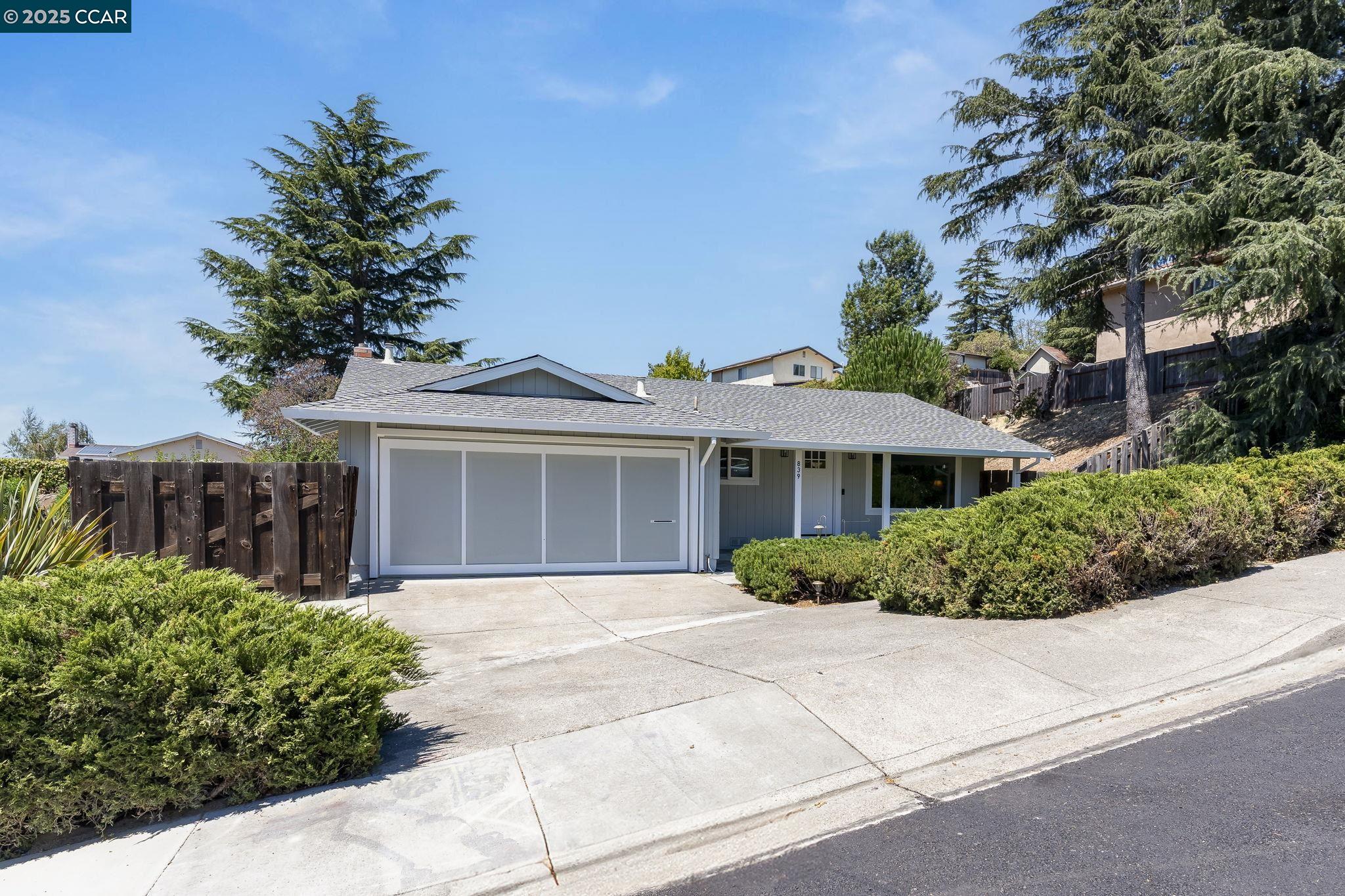 Detail Gallery Image 1 of 55 For 839 Reef Point Dr, Rodeo,  CA 94572-2018 - 3 Beds | 2 Baths
