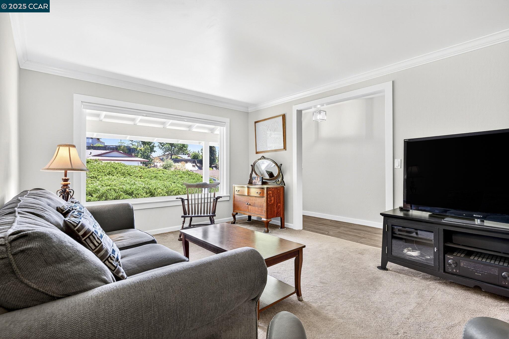 Detail Gallery Image 9 of 55 For 839 Reef Point Dr, Rodeo,  CA 94572-2018 - 3 Beds | 2 Baths