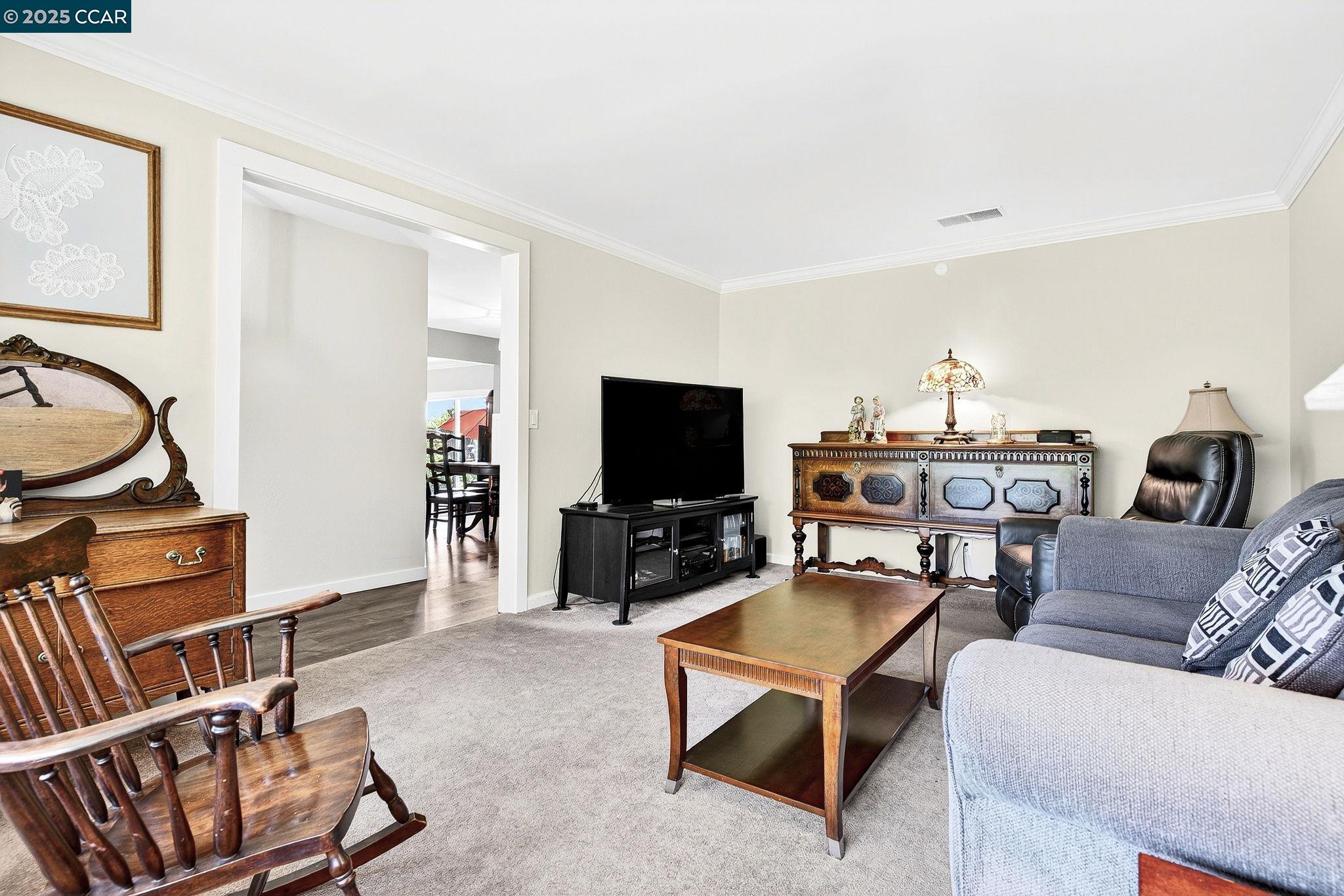 Detail Gallery Image 11 of 55 For 839 Reef Point Dr, Rodeo,  CA 94572-2018 - 3 Beds | 2 Baths