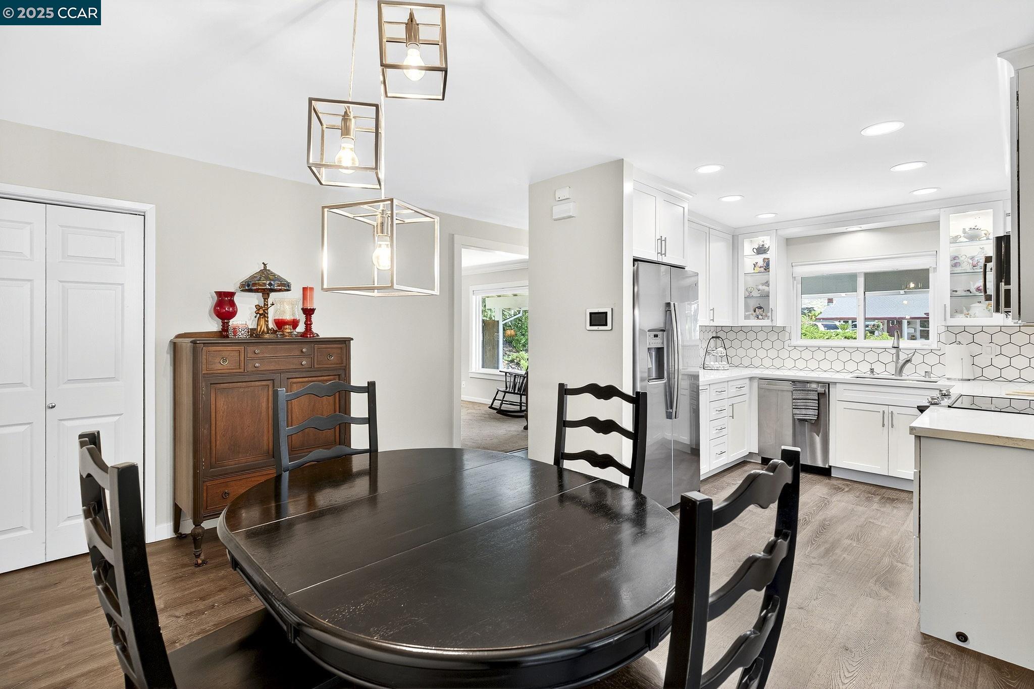 Detail Gallery Image 19 of 55 For 839 Reef Point Dr, Rodeo,  CA 94572-2018 - 3 Beds | 2 Baths
