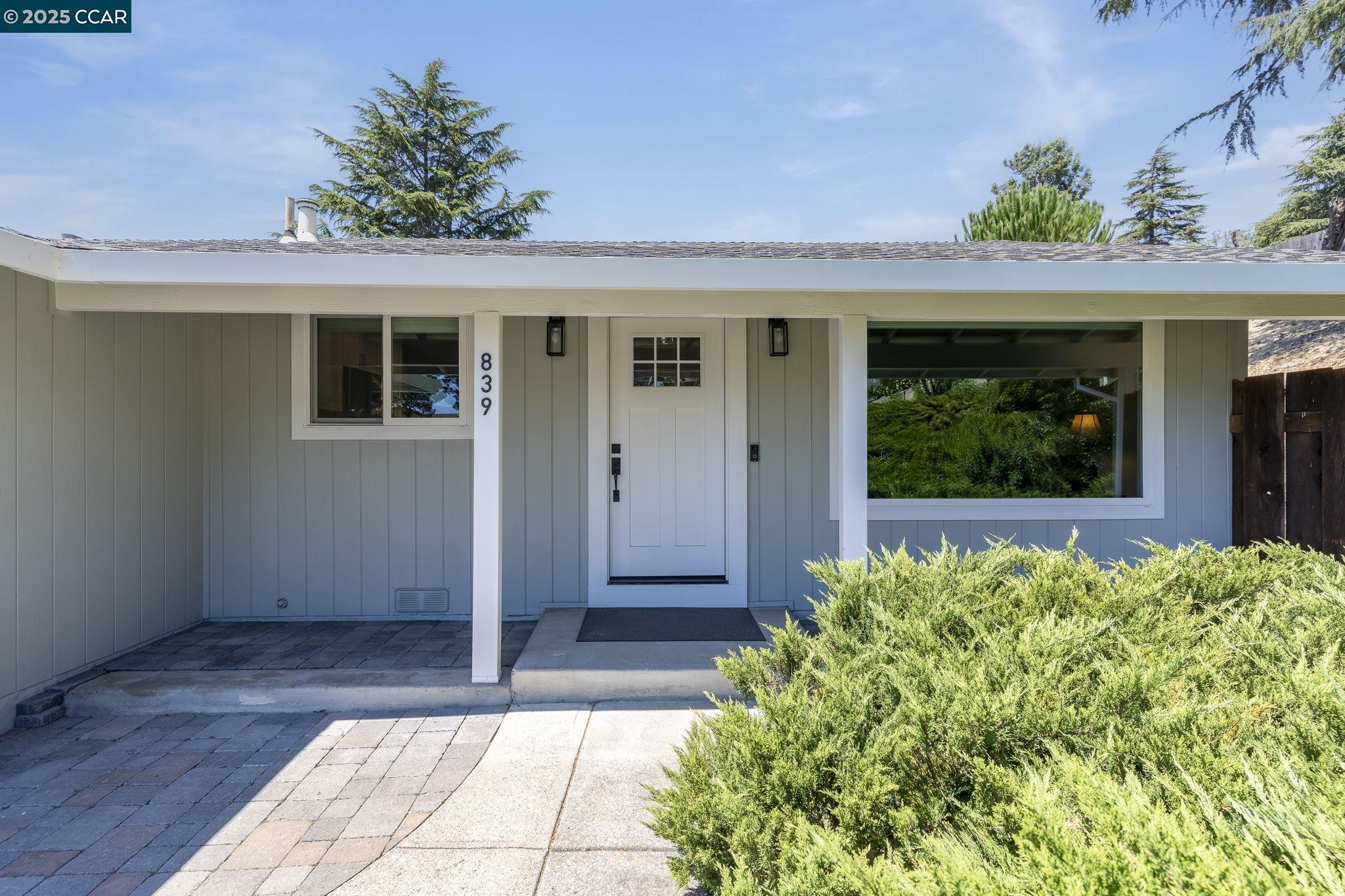 Detail Gallery Image 5 of 55 For 839 Reef Point Dr, Rodeo,  CA 94572-2018 - 3 Beds | 2 Baths