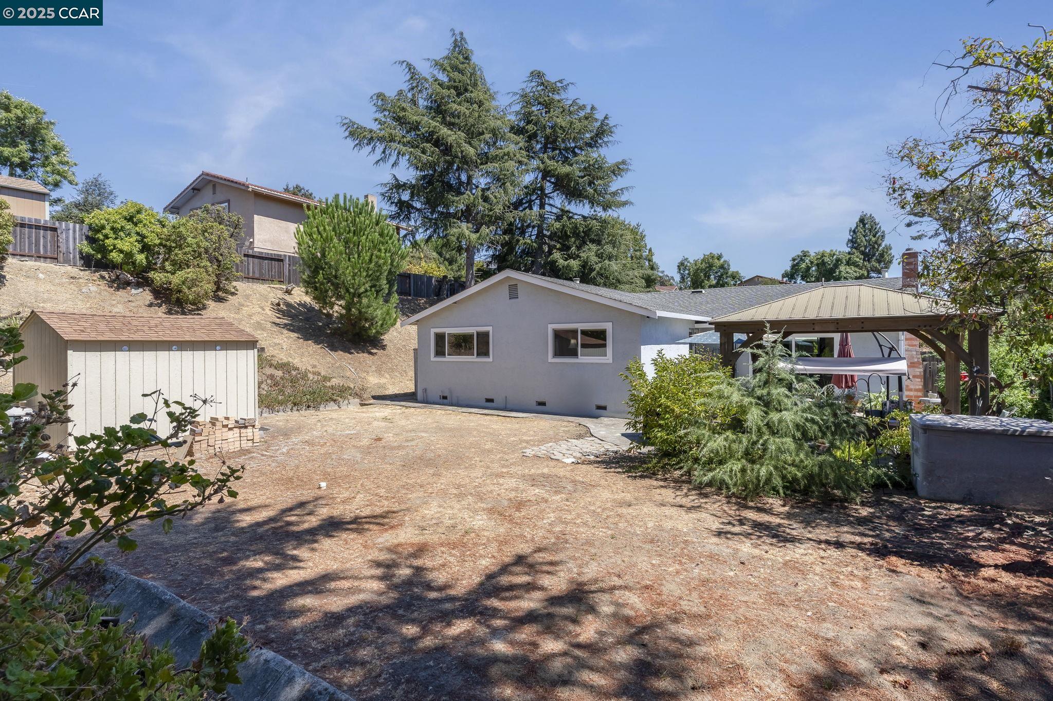 Detail Gallery Image 42 of 55 For 839 Reef Point Dr, Rodeo,  CA 94572-2018 - 3 Beds | 2 Baths