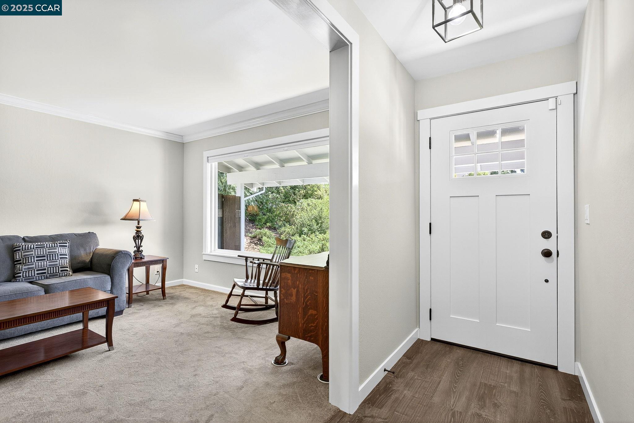 Detail Gallery Image 7 of 55 For 839 Reef Point Dr, Rodeo,  CA 94572-2018 - 3 Beds | 2 Baths