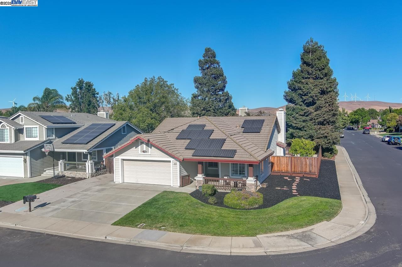 Detail Gallery Image 1 of 46 For 1103 Winged Foot Ct, Livermore,  CA 94551 - 3 Beds | 2 Baths