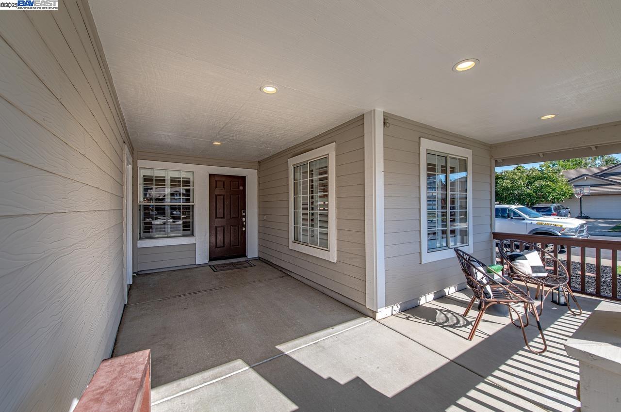 Detail Gallery Image 4 of 46 For 1103 Winged Foot Ct, Livermore,  CA 94551 - 3 Beds | 2 Baths