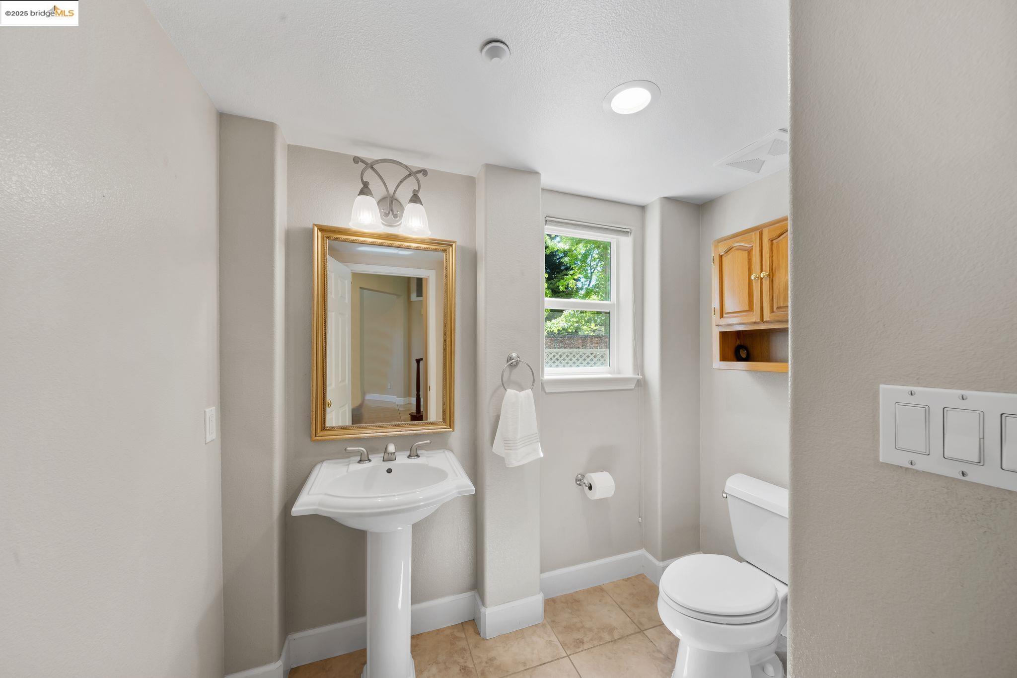 Detail Gallery Image 23 of 60 For 185 Campo Ct, Livermore,  CA 94550 - 5 Beds | 4/1 Baths