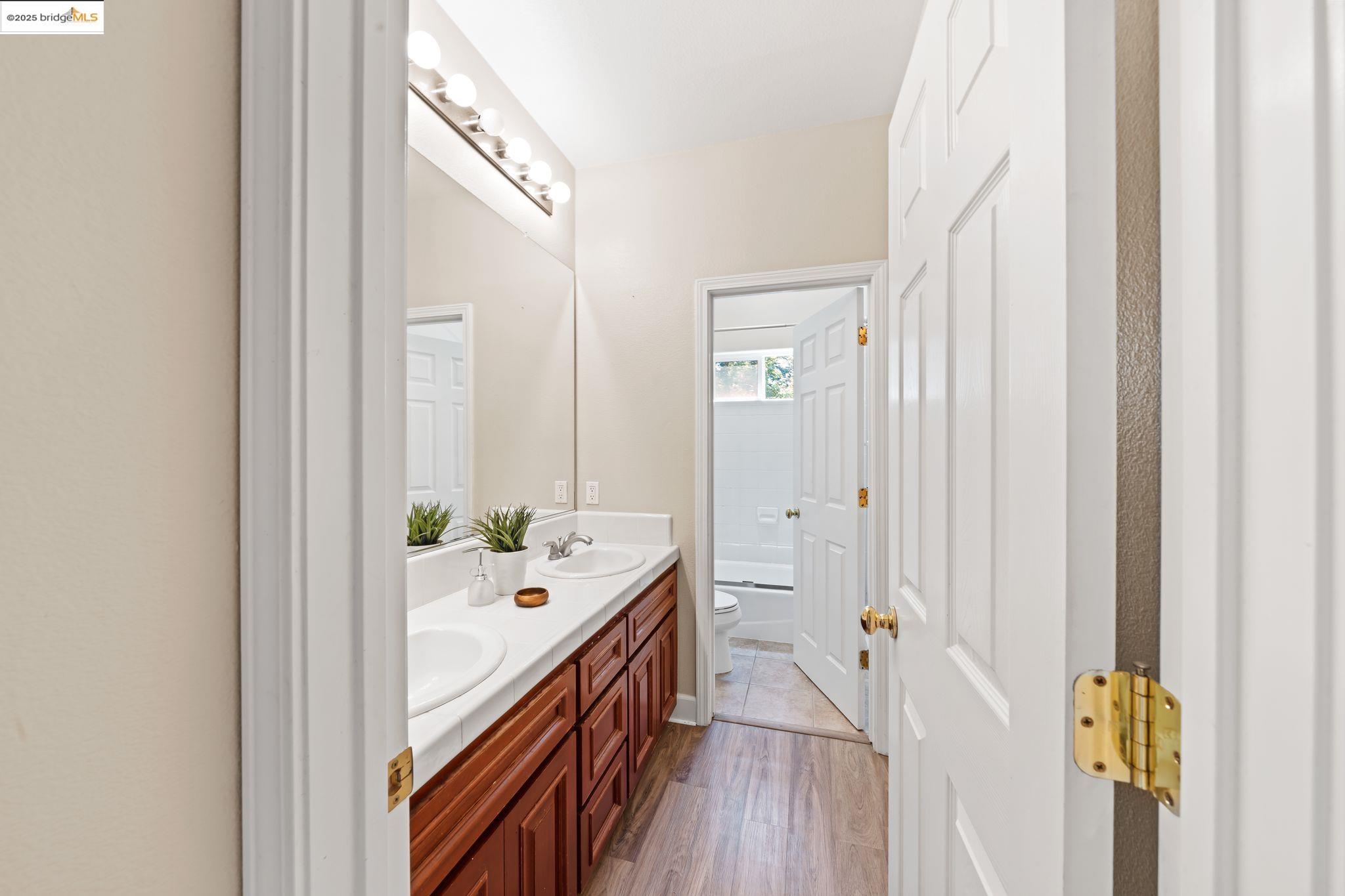 Detail Gallery Image 28 of 60 For 185 Campo Ct, Livermore,  CA 94550 - 5 Beds | 4/1 Baths