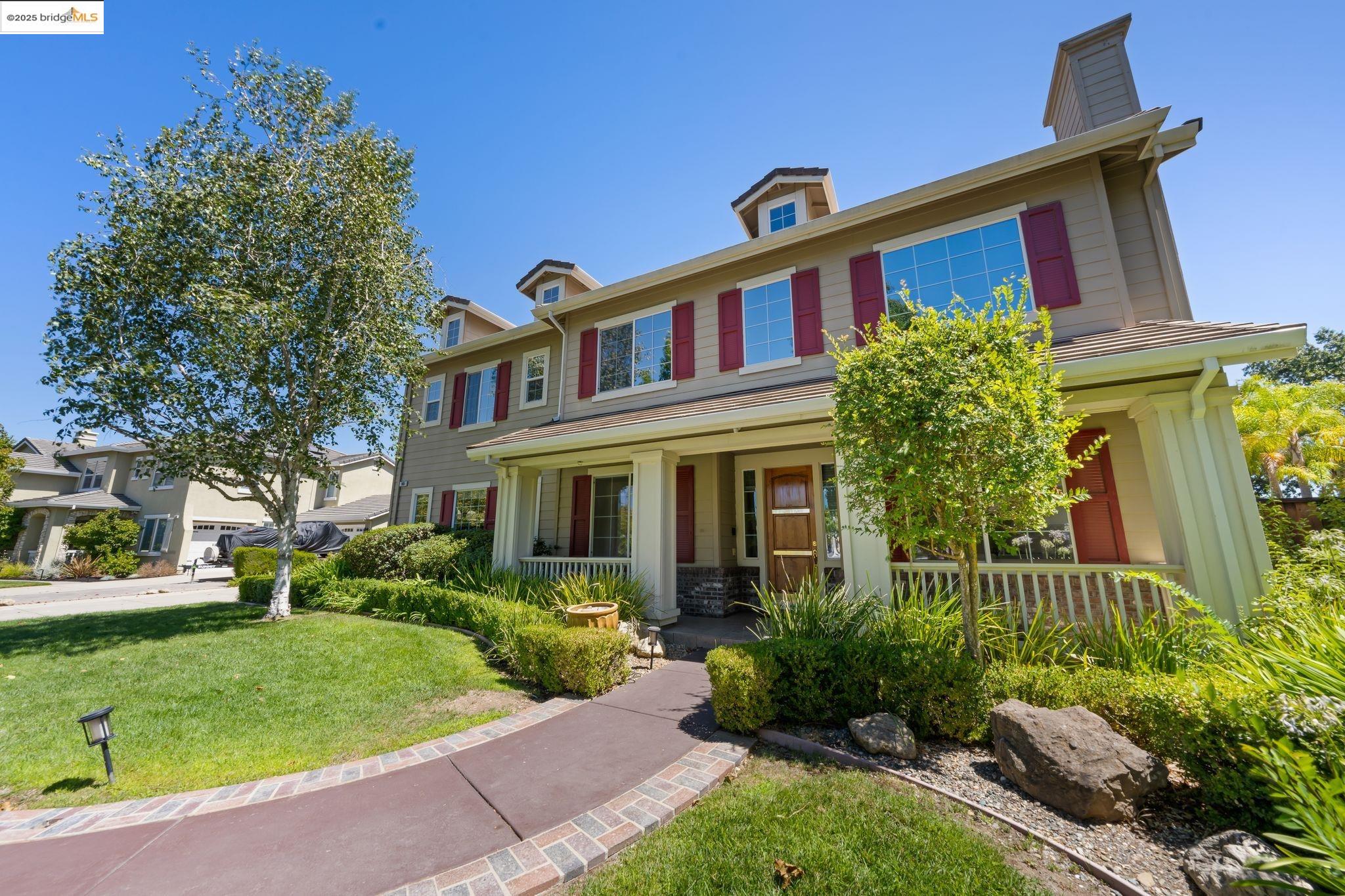 Detail Gallery Image 5 of 60 For 185 Campo Ct, Livermore,  CA 94550 - 5 Beds | 4/1 Baths