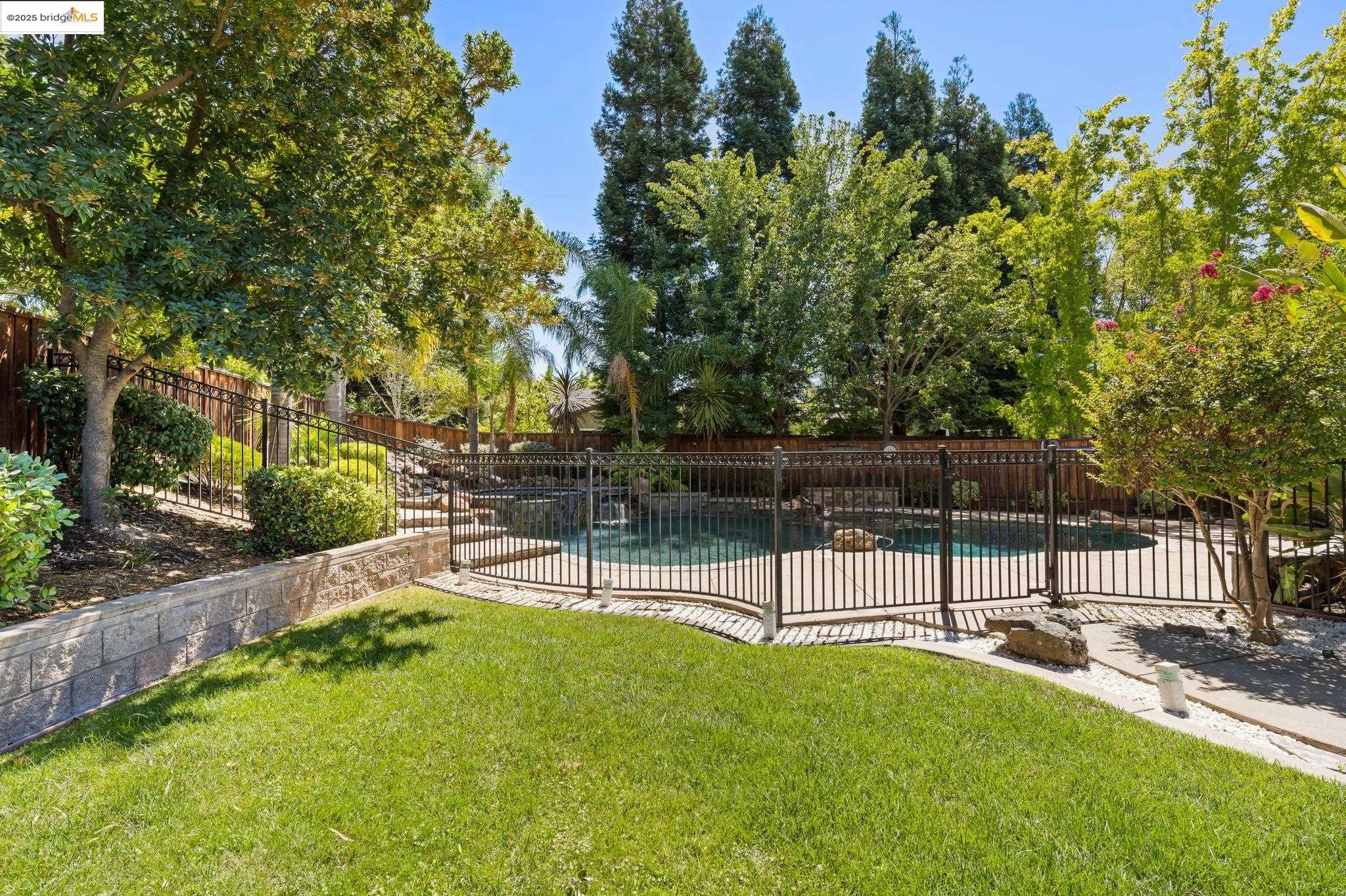 Detail Gallery Image 49 of 60 For 185 Campo Ct, Livermore,  CA 94550 - 5 Beds | 4/1 Baths