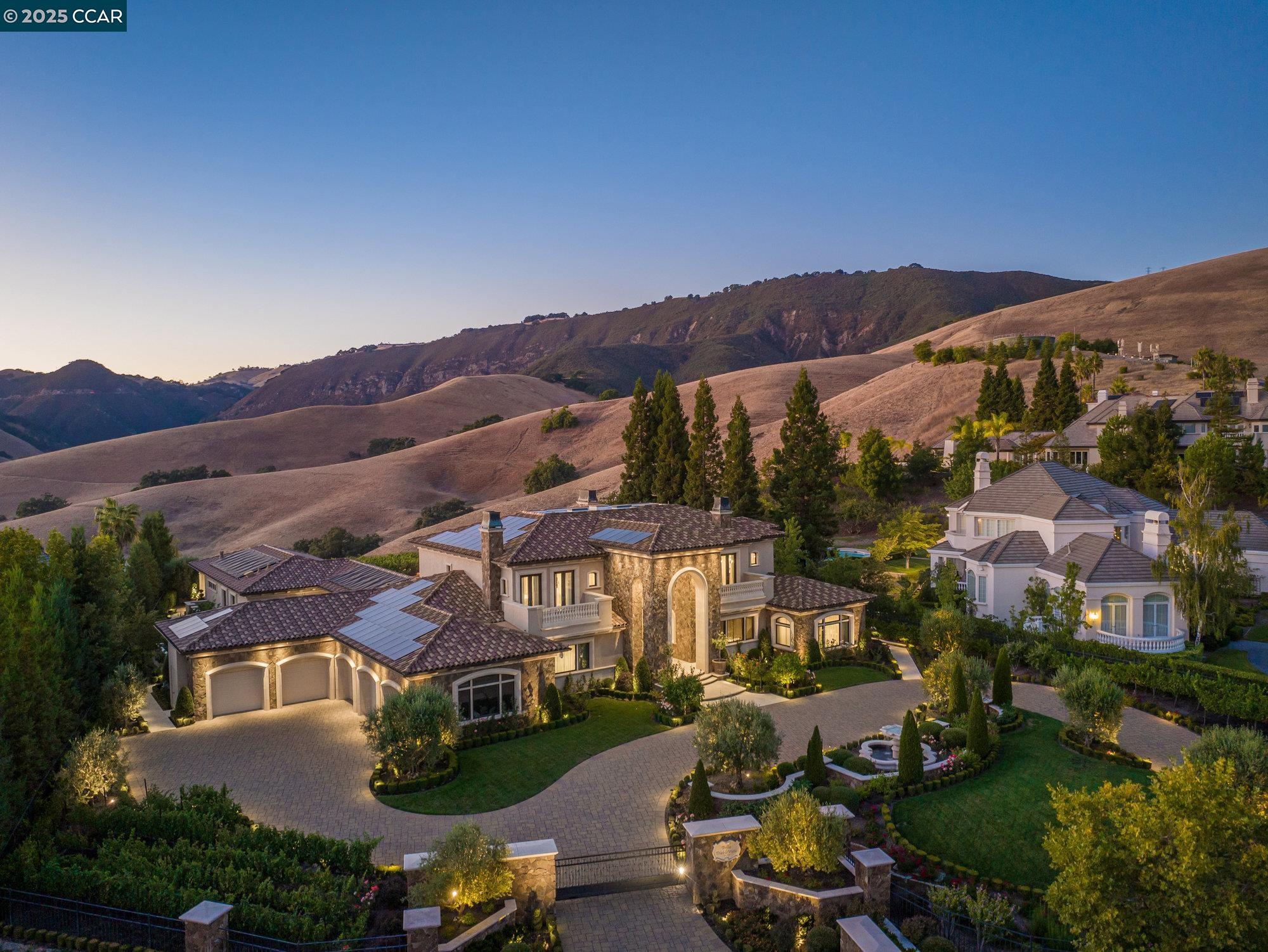 Detail Gallery Image 3 of 60 For 940 Eagle Ridge Dr, Danville,  CA 94506 - 6 Beds | 7/1 Baths