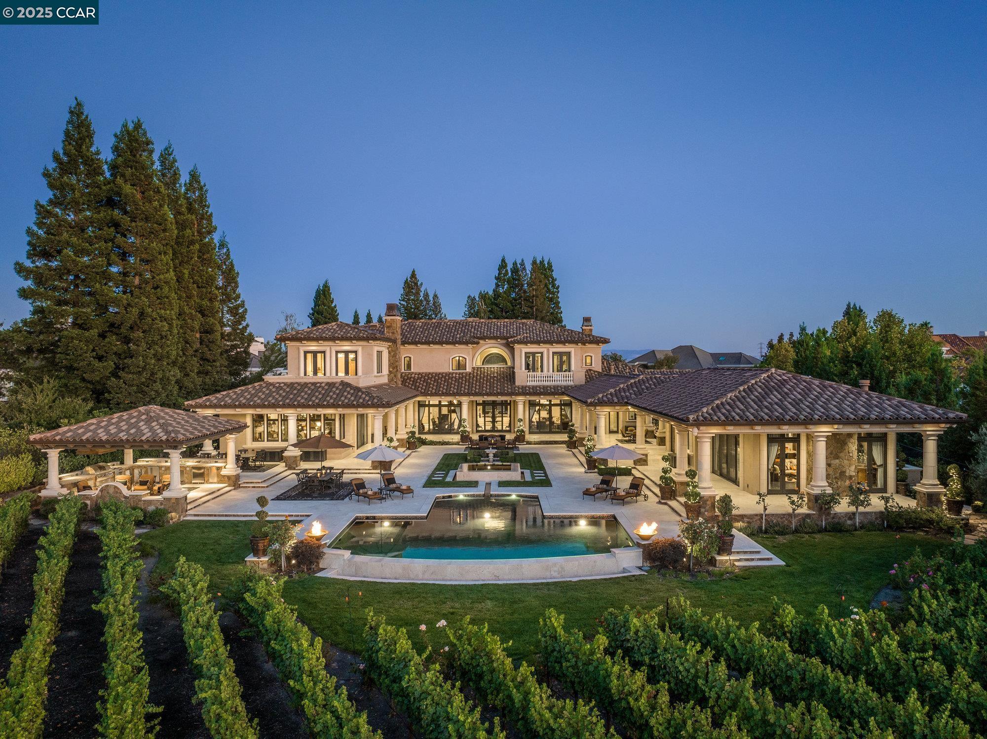 Detail Gallery Image 4 of 60 For 940 Eagle Ridge Dr, Danville,  CA 94506 - 6 Beds | 7/1 Baths