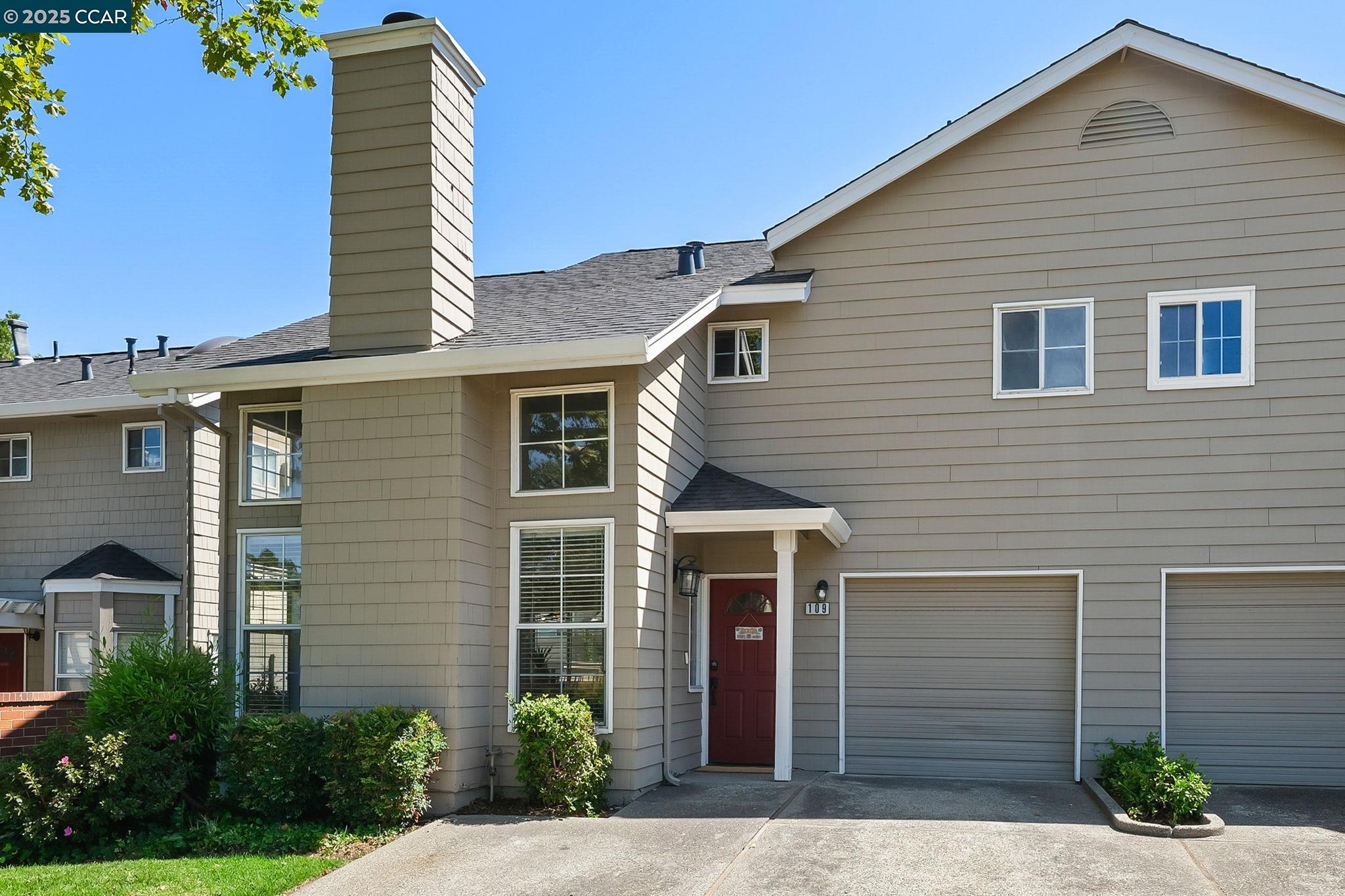 Detail Gallery Image 2 of 36 For 109 Fig Tree Lane, Martinez,  CA 94553 - 2 Beds | 2/1 Baths