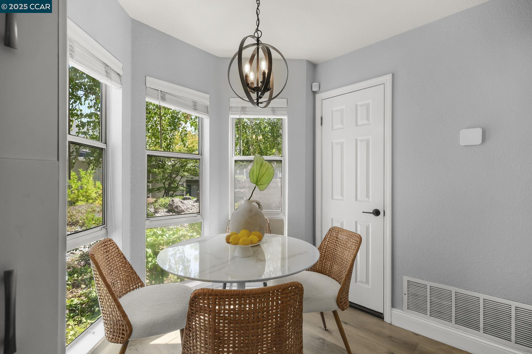 Detail Gallery Image 15 of 36 For 109 Fig Tree Lane, Martinez,  CA 94553 - 2 Beds | 2/1 Baths