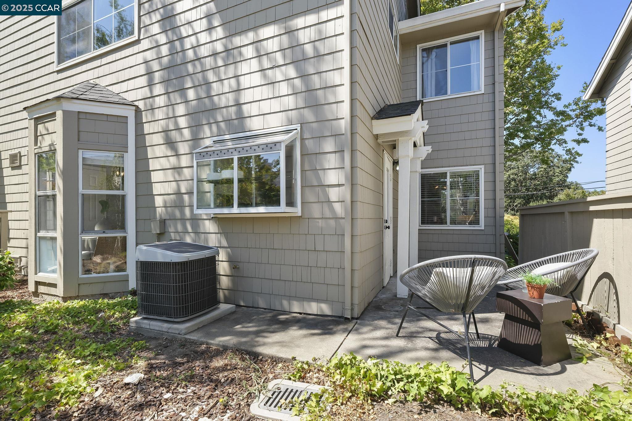 Detail Gallery Image 26 of 36 For 109 Fig Tree Lane, Martinez,  CA 94553 - 2 Beds | 2/1 Baths