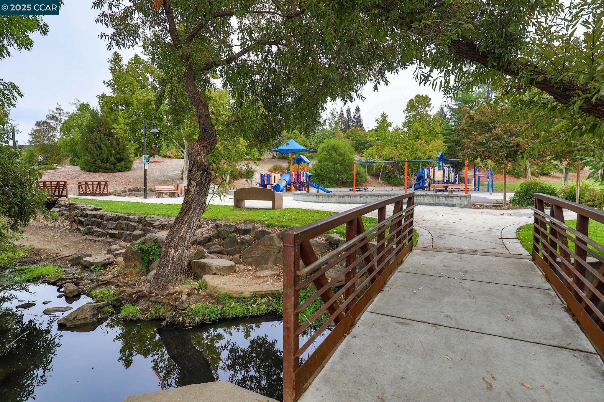 Detail Gallery Image 28 of 36 For 109 Fig Tree Lane, Martinez,  CA 94553 - 2 Beds | 2/1 Baths