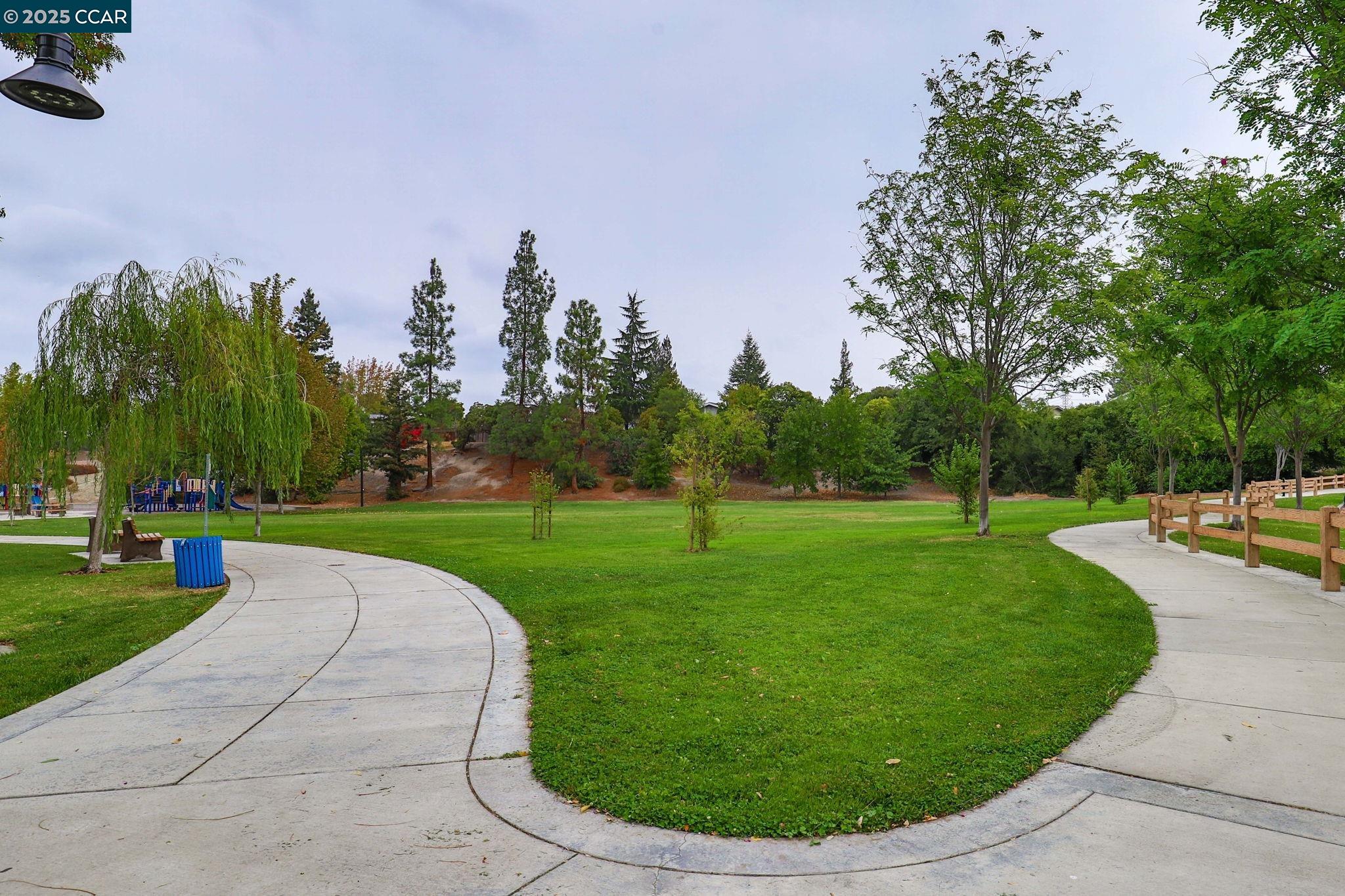Detail Gallery Image 29 of 36 For 109 Fig Tree Lane, Martinez,  CA 94553 - 2 Beds | 2/1 Baths