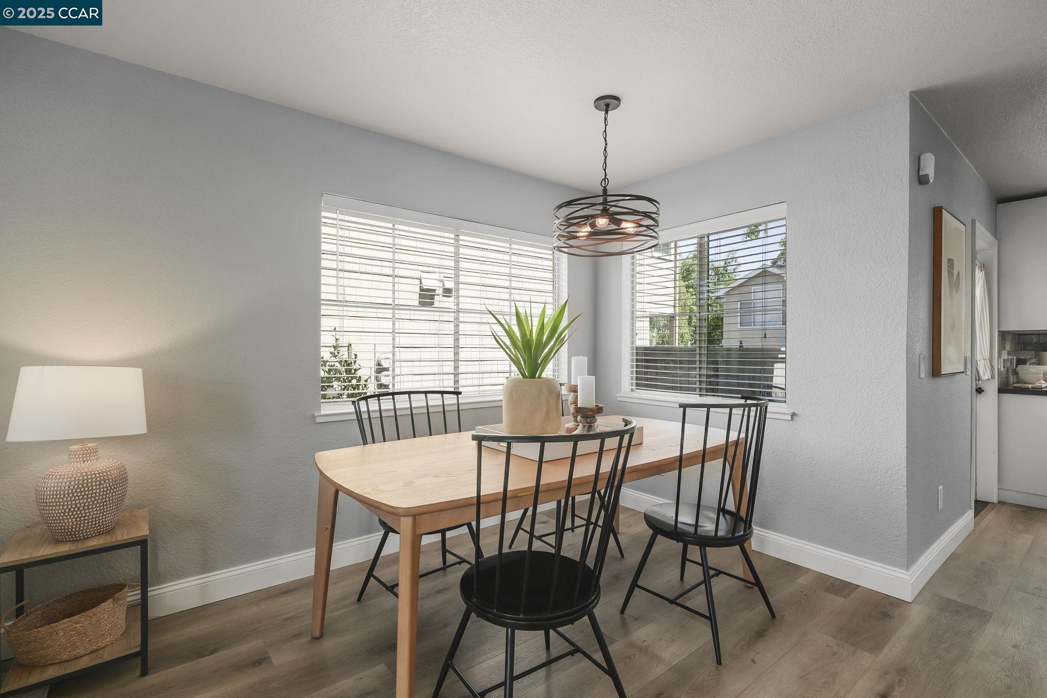 Detail Gallery Image 8 of 36 For 109 Fig Tree Lane, Martinez,  CA 94553 - 2 Beds | 2/1 Baths