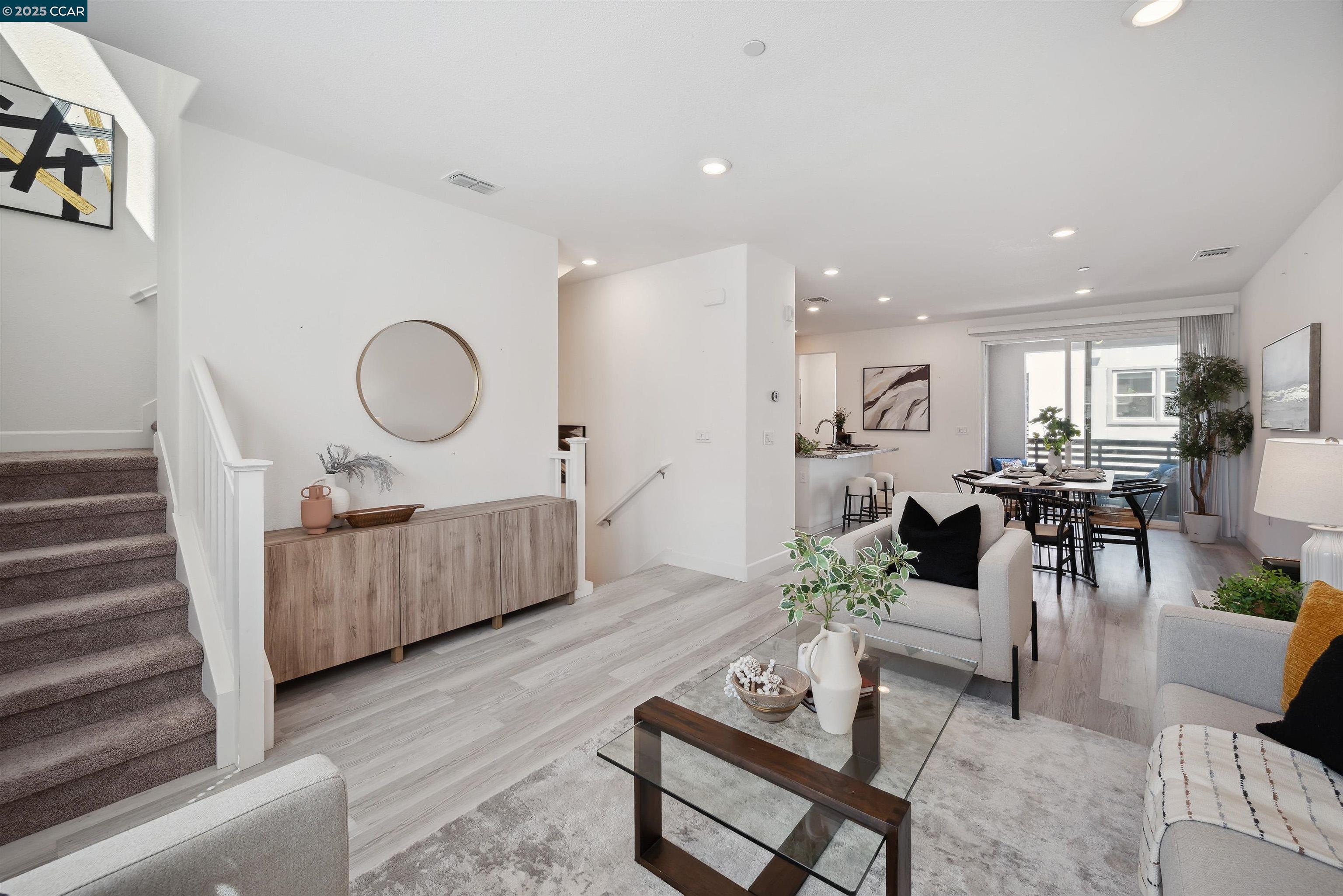 Detail Gallery Image 13 of 49 For 92 Zenith Cmn, Fremont,  CA 94539 - 3 Beds | 2/1 Baths