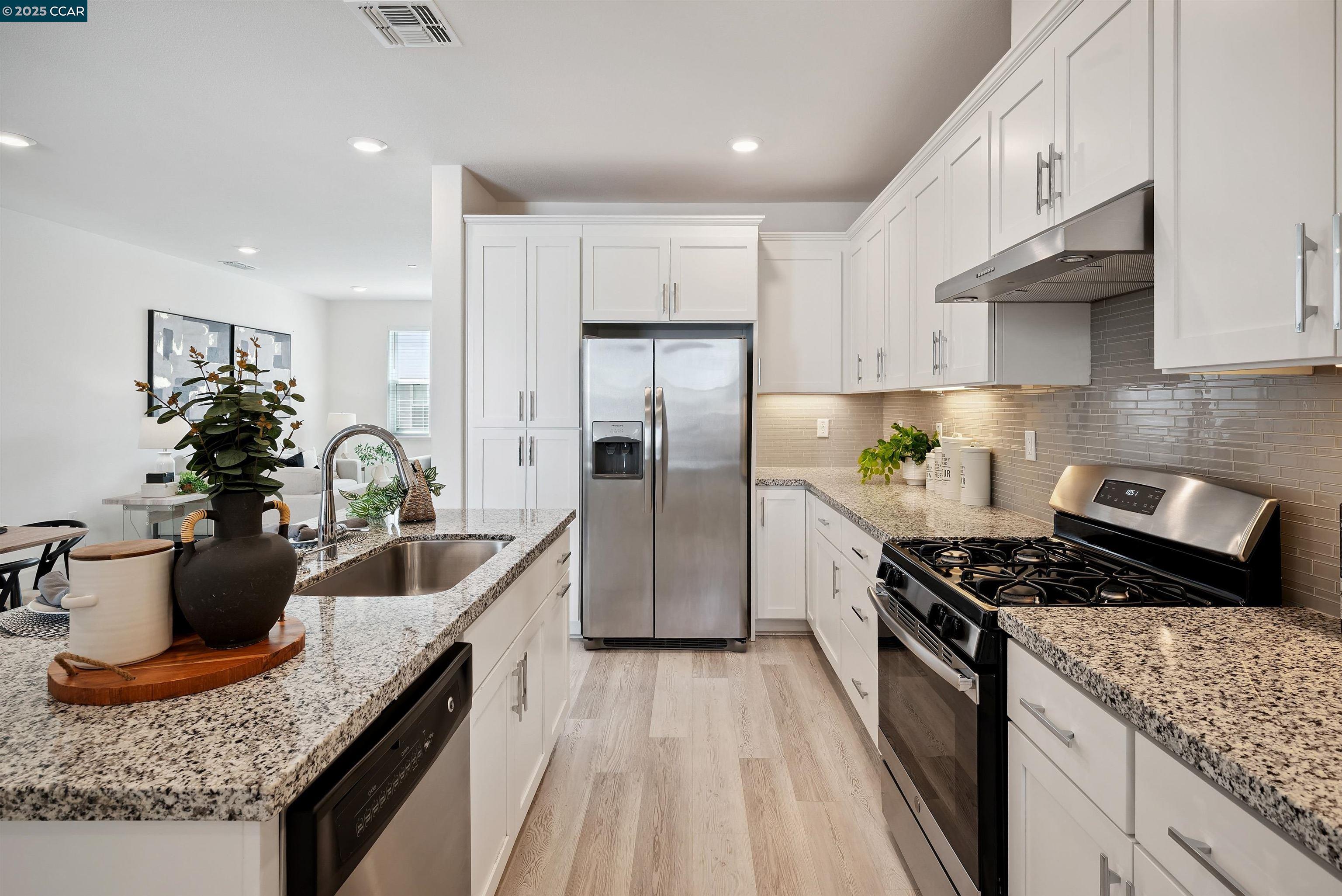 Detail Gallery Image 19 of 49 For 92 Zenith Cmn, Fremont,  CA 94539 - 3 Beds | 2/1 Baths