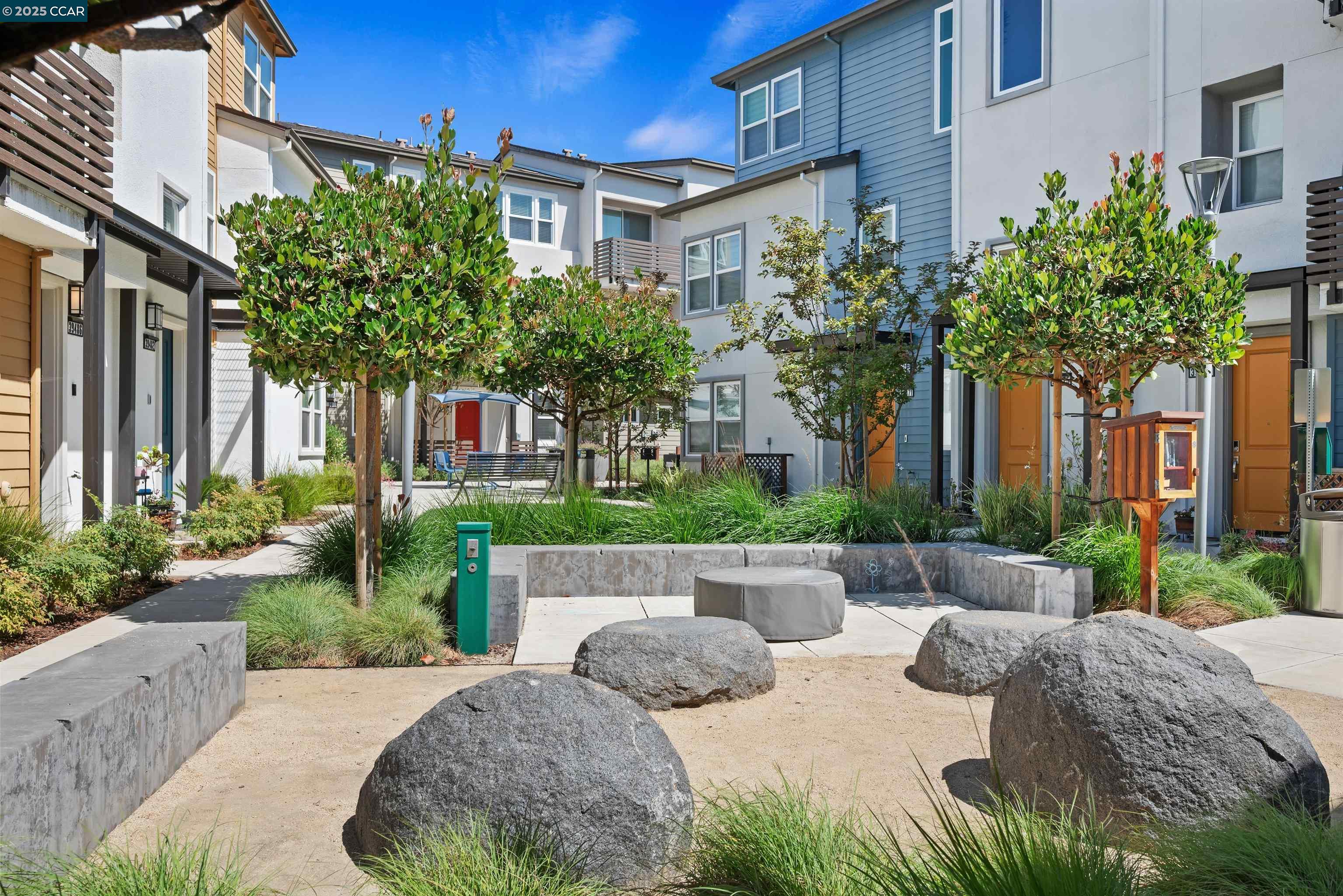 Detail Gallery Image 40 of 49 For 92 Zenith Cmn, Fremont,  CA 94539 - 3 Beds | 2/1 Baths
