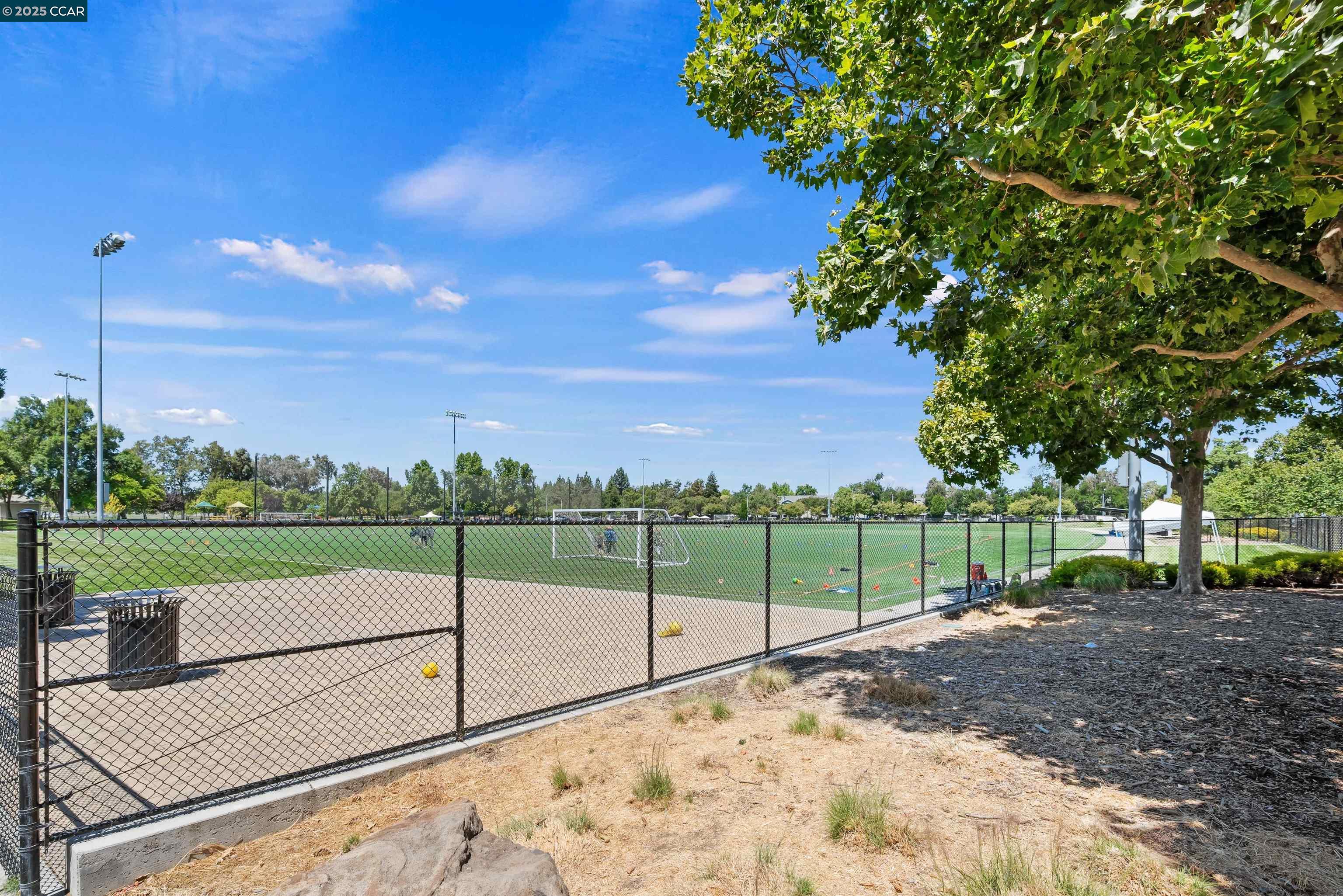 Detail Gallery Image 46 of 49 For 92 Zenith Cmn, Fremont,  CA 94539 - 3 Beds | 2/1 Baths