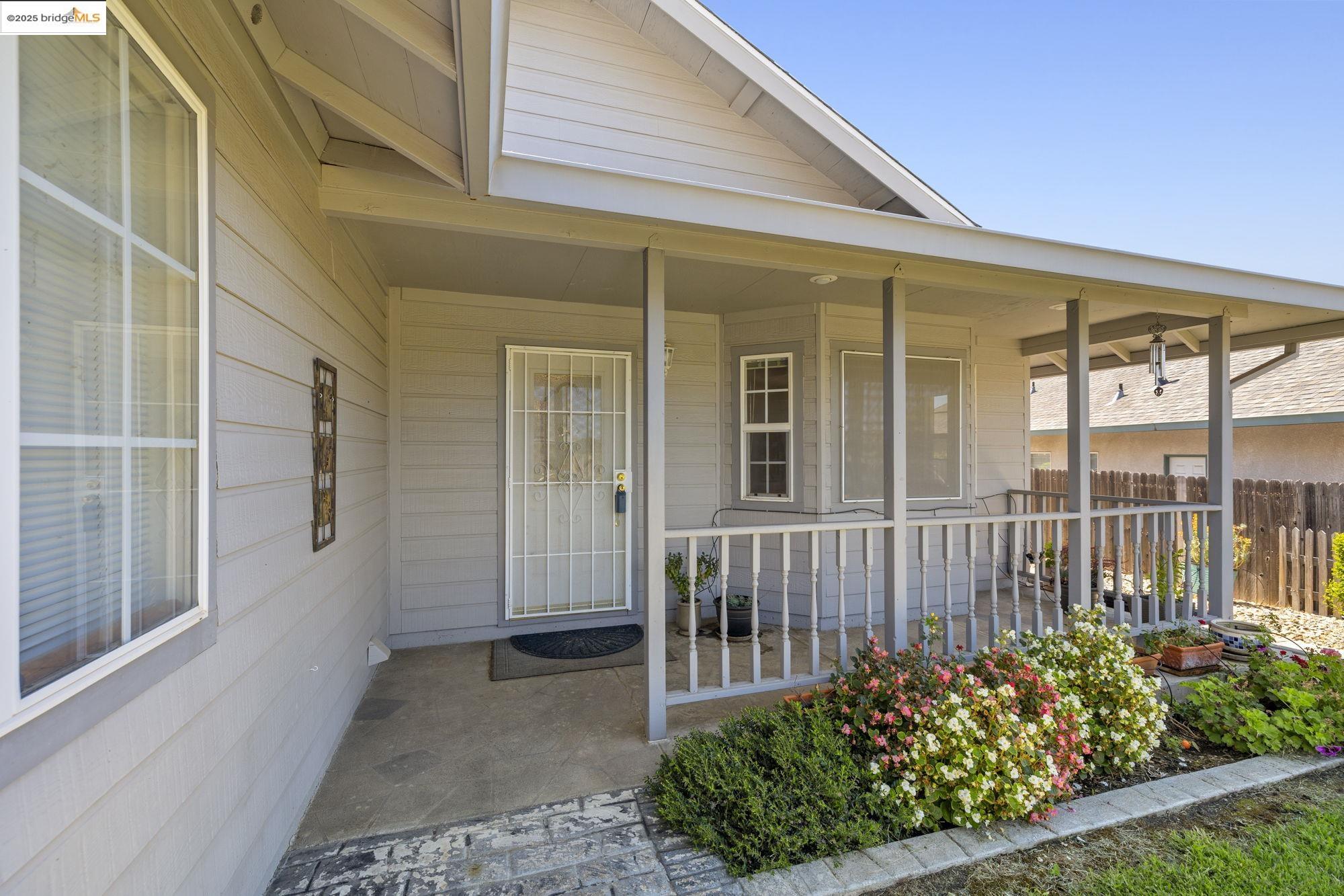 Detail Gallery Image 2 of 51 For 17538 Twin Oak Dr, Jamestown,  CA 95327 - 3 Beds | 2 Baths