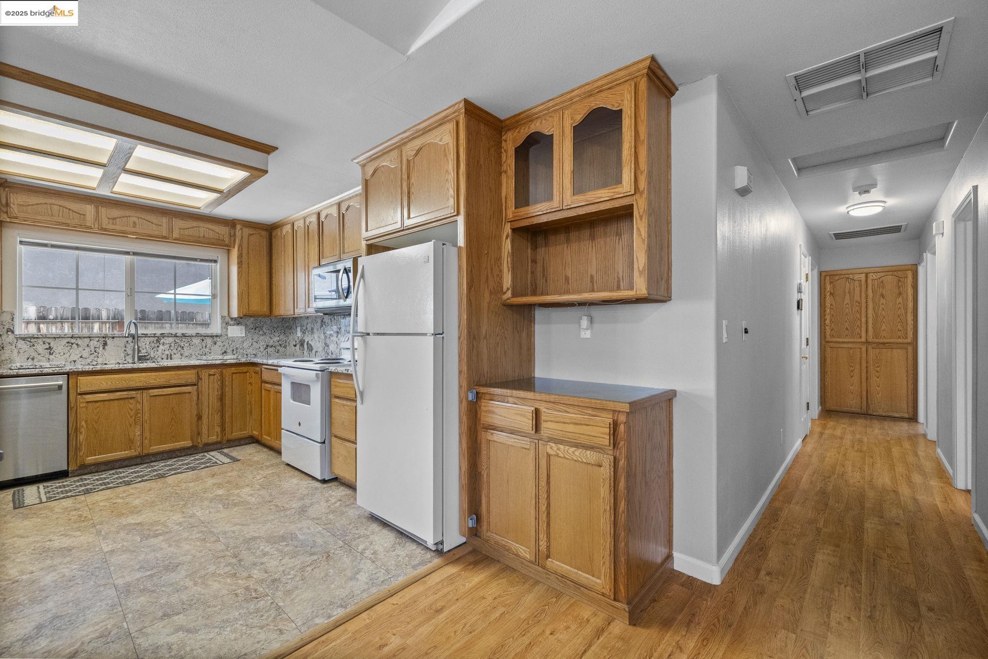 Detail Gallery Image 14 of 51 For 17538 Twin Oak Dr, Jamestown,  CA 95327 - 3 Beds | 2 Baths