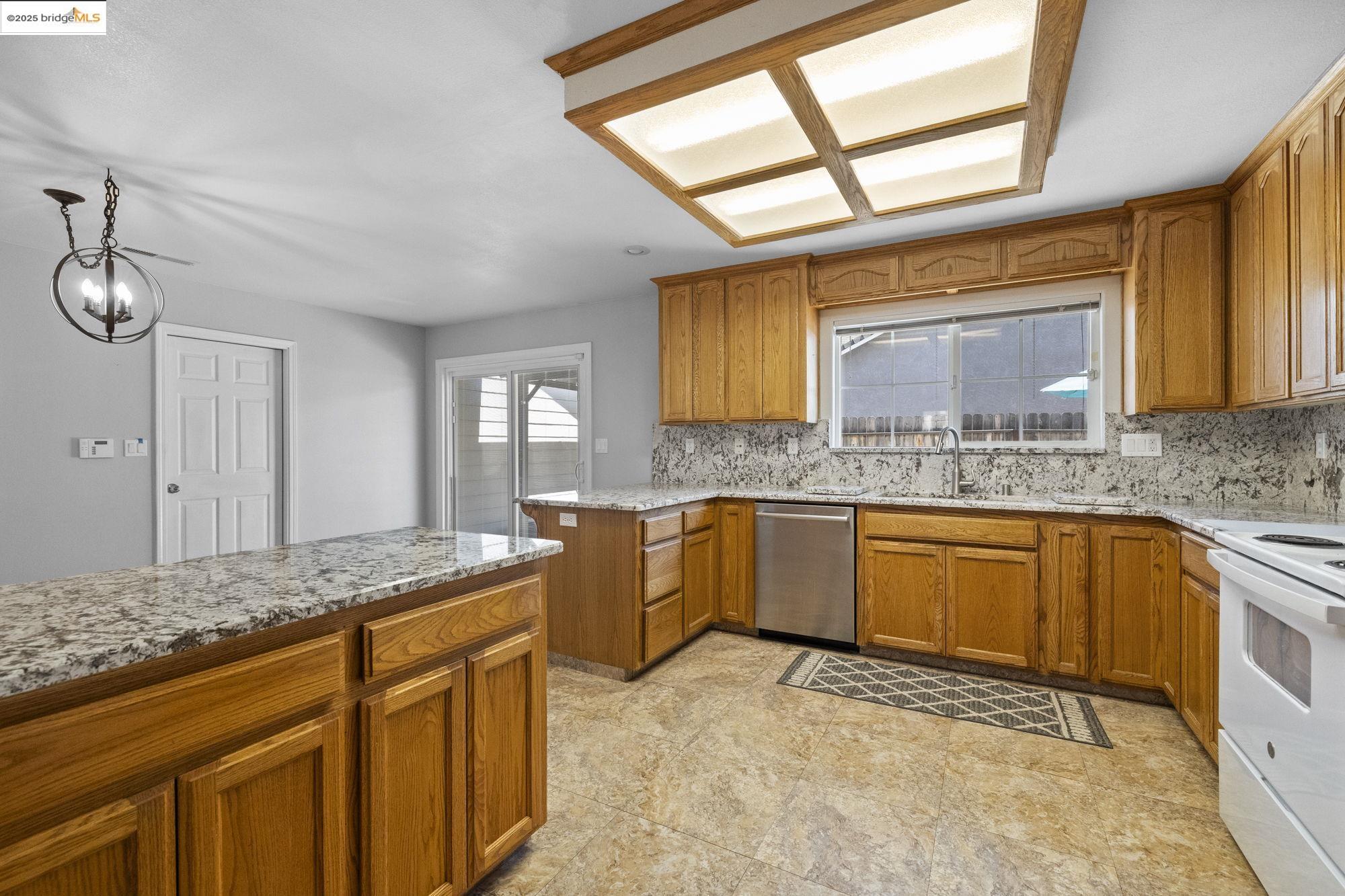 Detail Gallery Image 15 of 51 For 17538 Twin Oak Dr, Jamestown,  CA 95327 - 3 Beds | 2 Baths