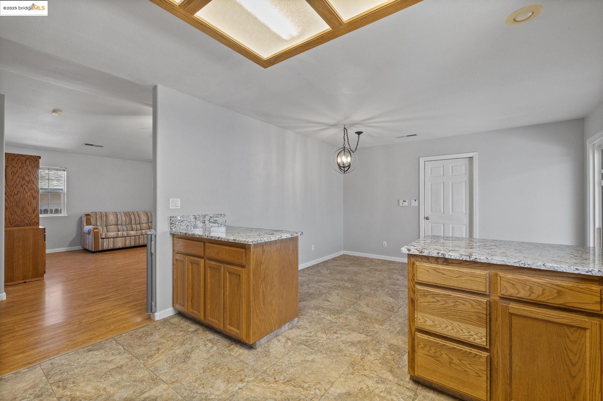 Detail Gallery Image 16 of 51 For 17538 Twin Oak Dr, Jamestown,  CA 95327 - 3 Beds | 2 Baths