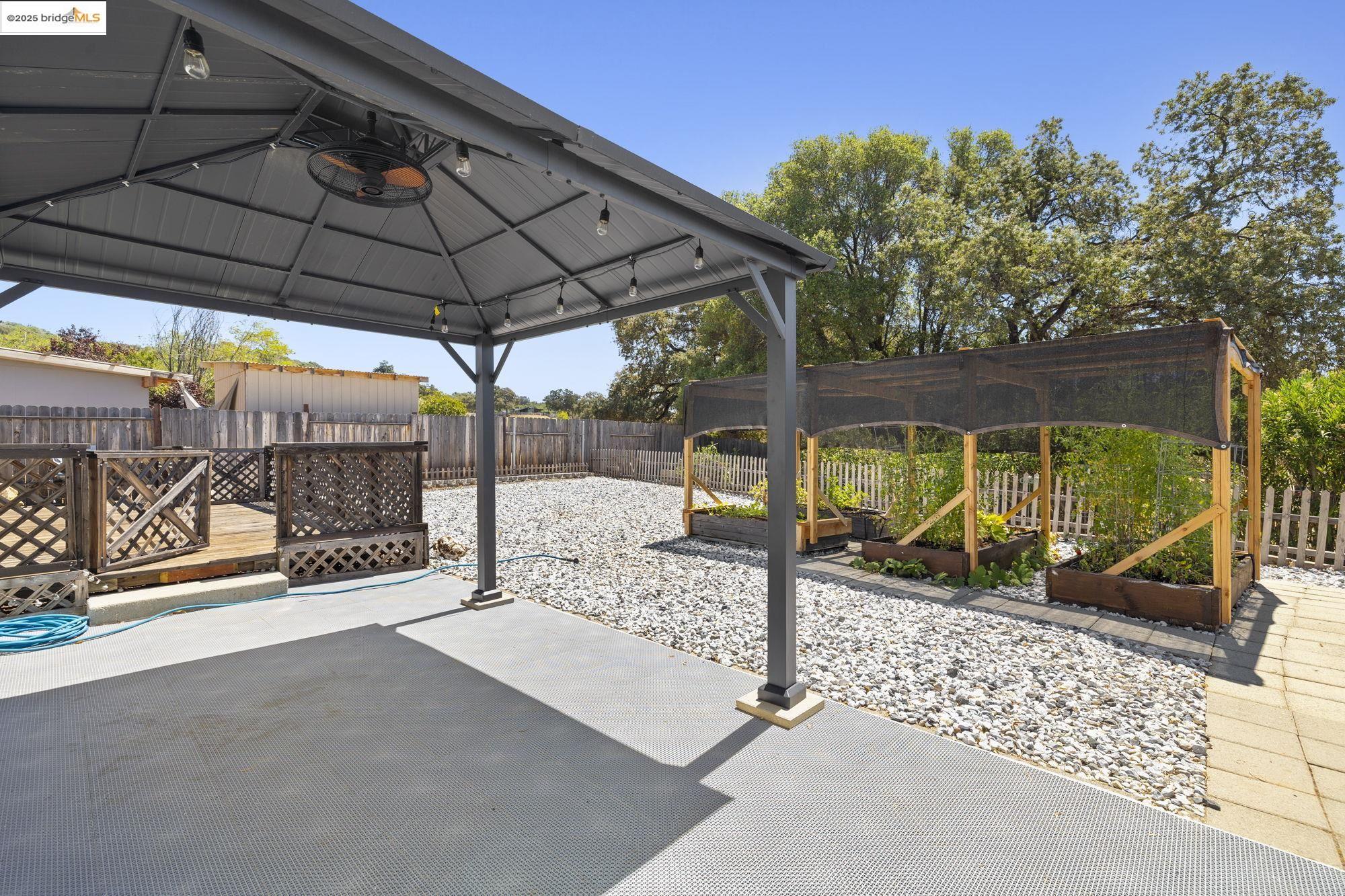 Detail Gallery Image 8 of 51 For 17538 Twin Oak Dr, Jamestown,  CA 95327 - 3 Beds | 2 Baths