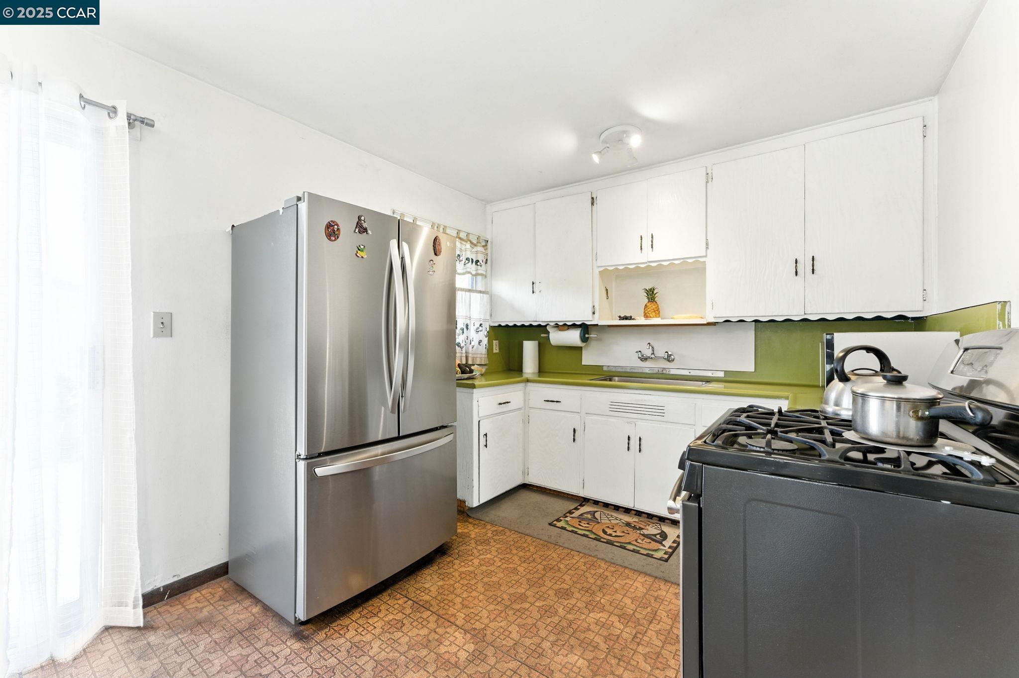Detail Gallery Image 16 of 54 For 2573 Tara Hills Dr, San Pablo,  CA 94806 - 3 Beds | 1 Baths
