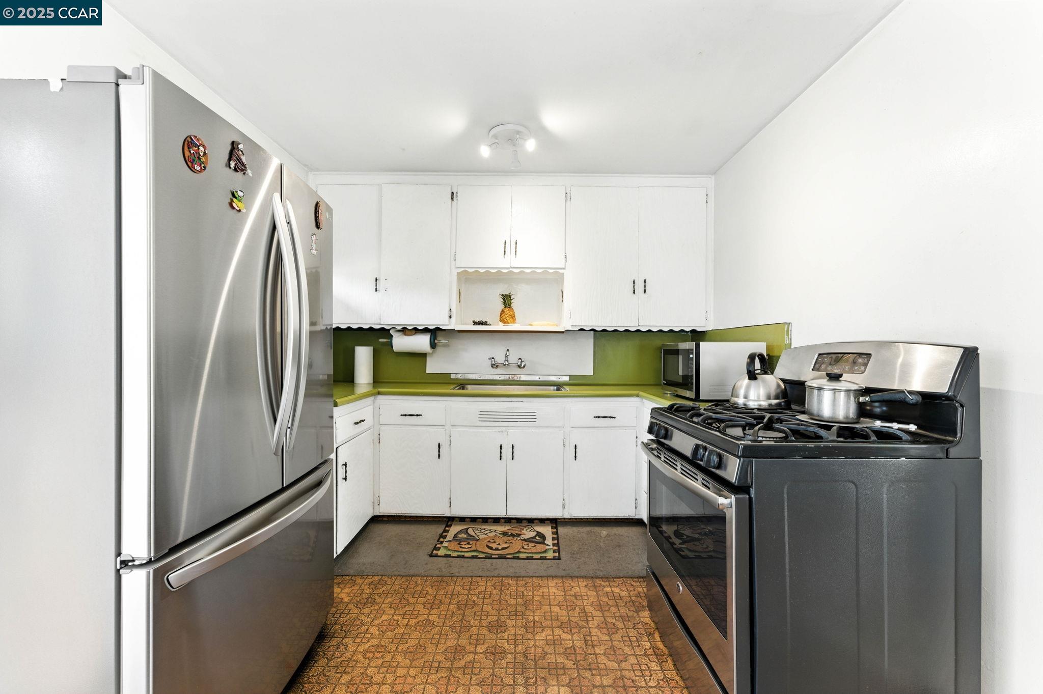 Detail Gallery Image 17 of 54 For 2573 Tara Hills Dr, San Pablo,  CA 94806 - 3 Beds | 1 Baths
