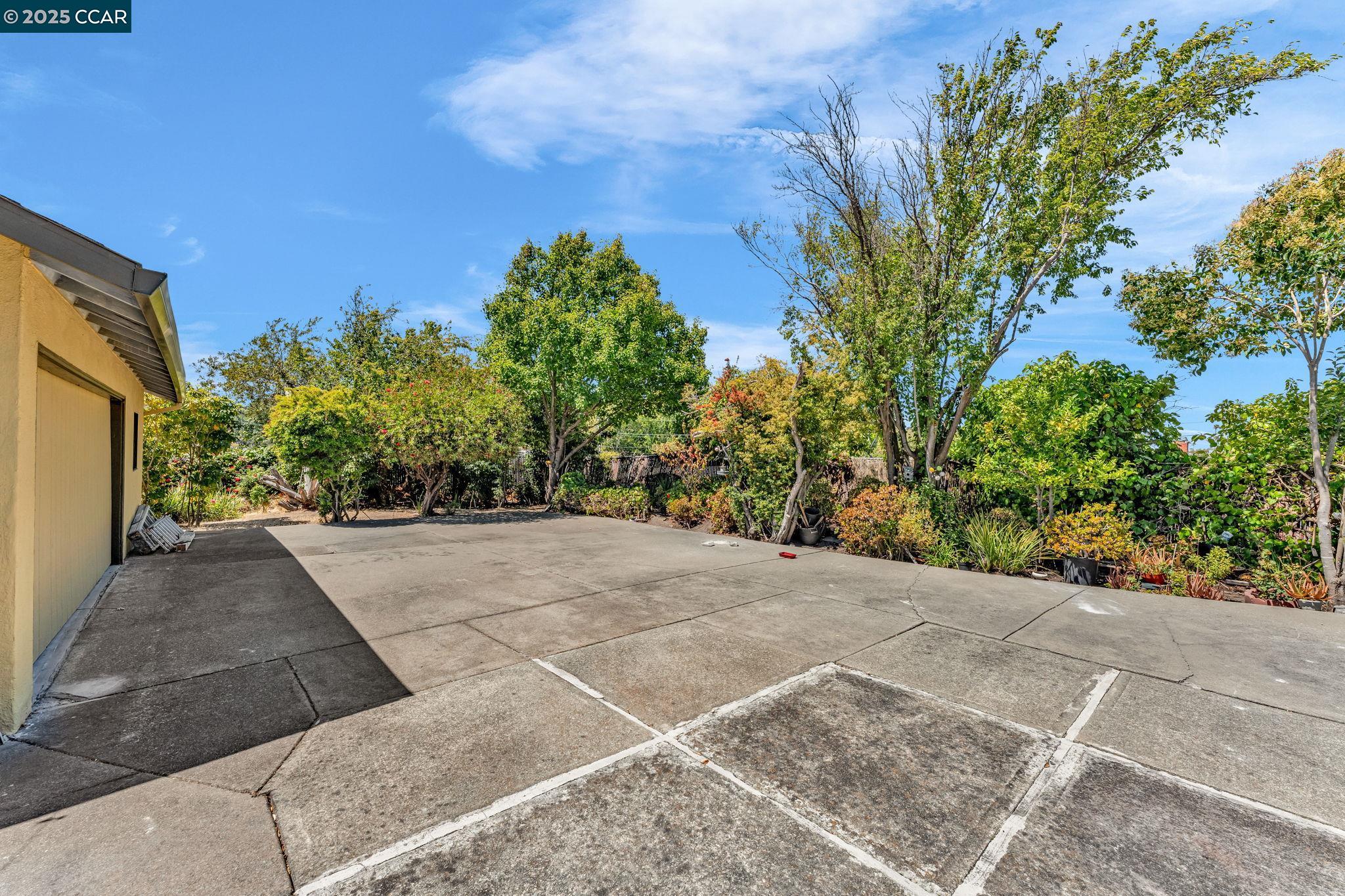 Detail Gallery Image 51 of 54 For 2573 Tara Hills Dr, San Pablo,  CA 94806 - 3 Beds | 1 Baths