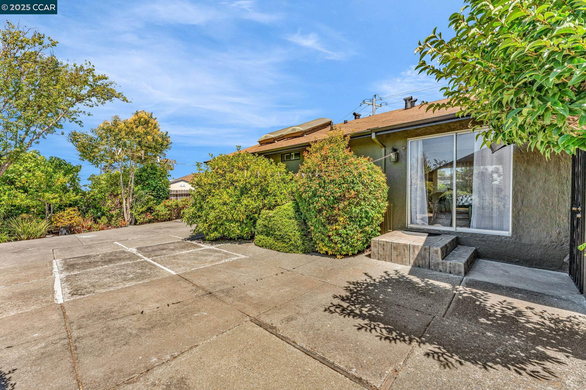 Detail Gallery Image 52 of 54 For 2573 Tara Hills Dr, San Pablo,  CA 94806 - 3 Beds | 1 Baths