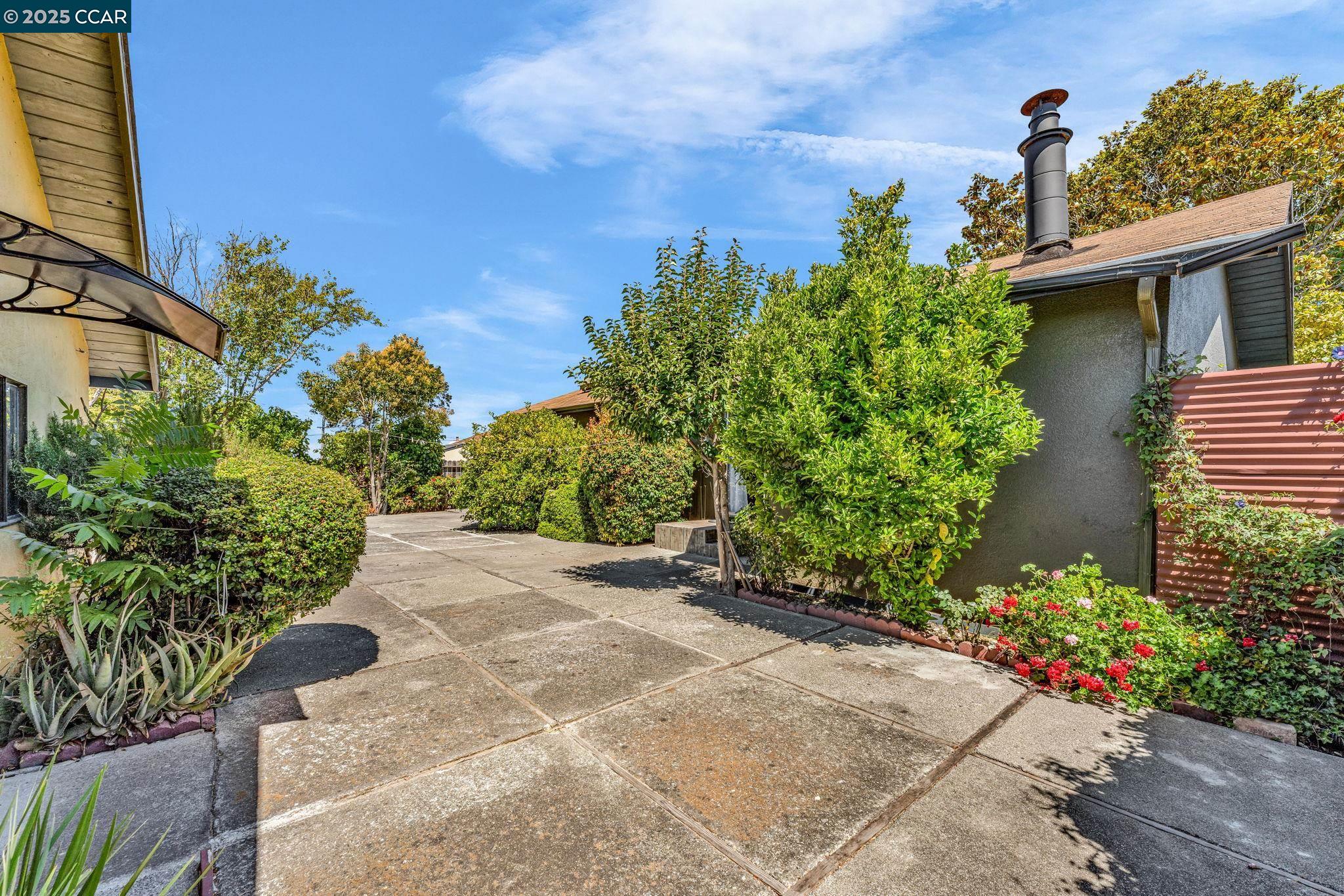 Detail Gallery Image 53 of 54 For 2573 Tara Hills Dr, San Pablo,  CA 94806 - 3 Beds | 1 Baths