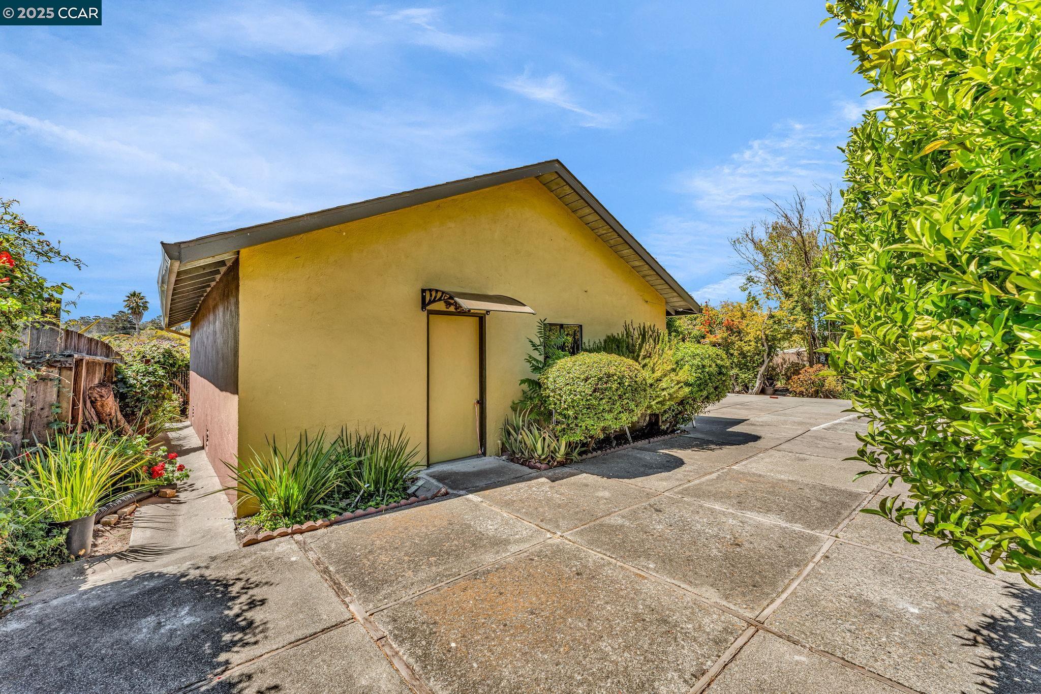Detail Gallery Image 54 of 54 For 2573 Tara Hills Dr, San Pablo,  CA 94806 - 3 Beds | 1 Baths