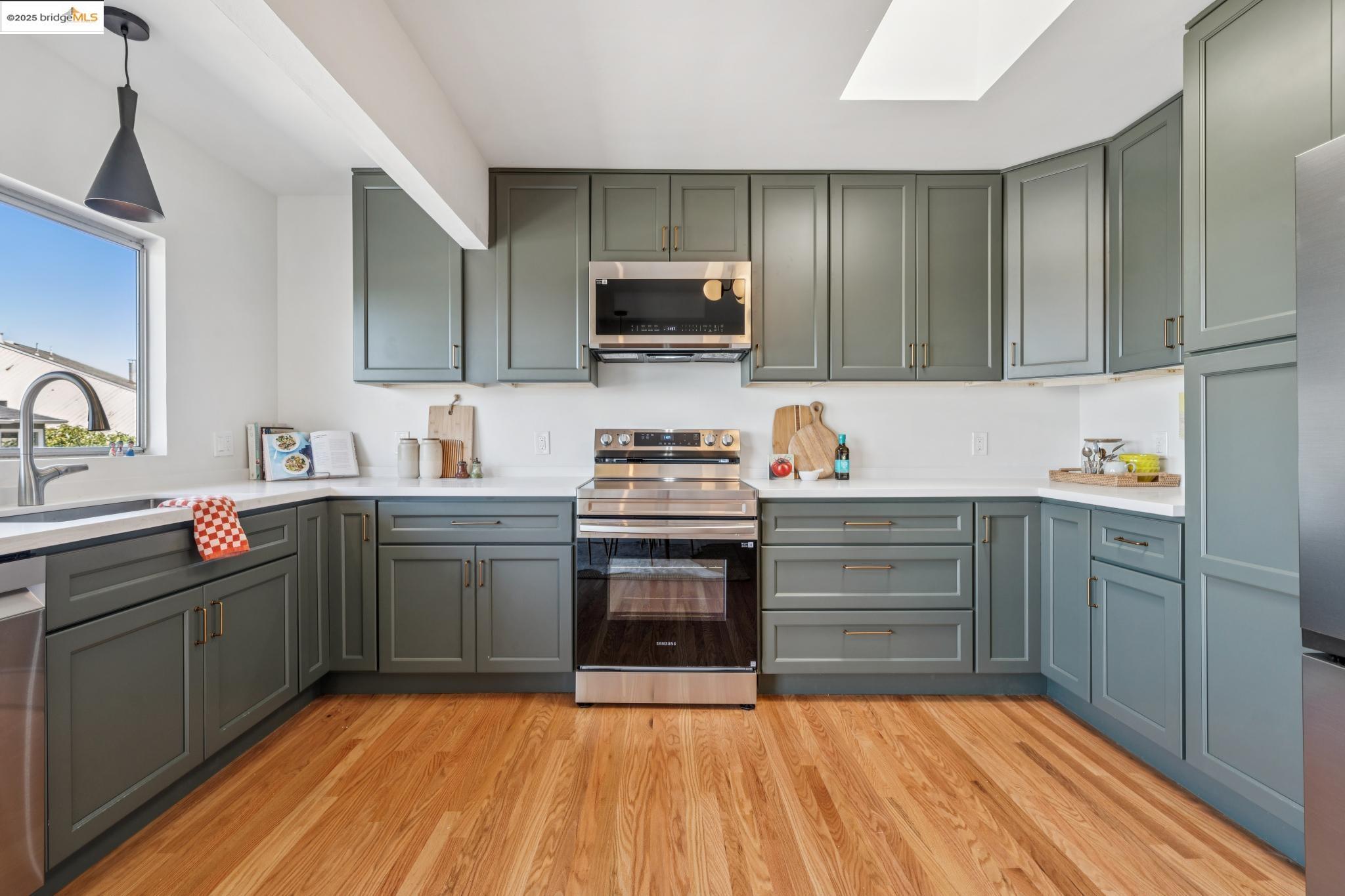 Detail Gallery Image 16 of 60 For 501 Bonnie Dr, El Cerrito,  CA 94530 - 2 Beds | 2/1 Baths