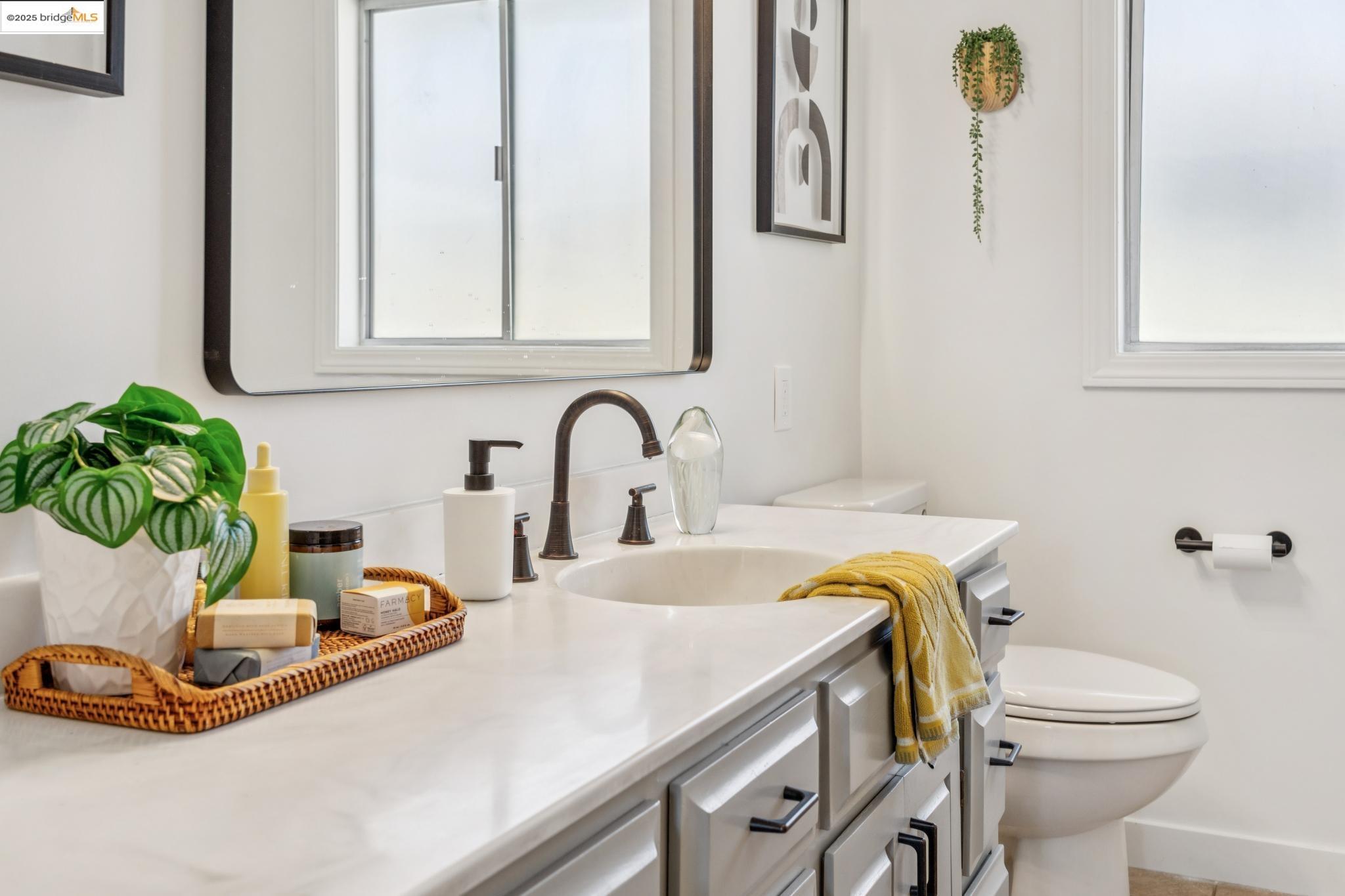 Detail Gallery Image 22 of 60 For 501 Bonnie Dr, El Cerrito,  CA 94530 - 2 Beds | 2/1 Baths