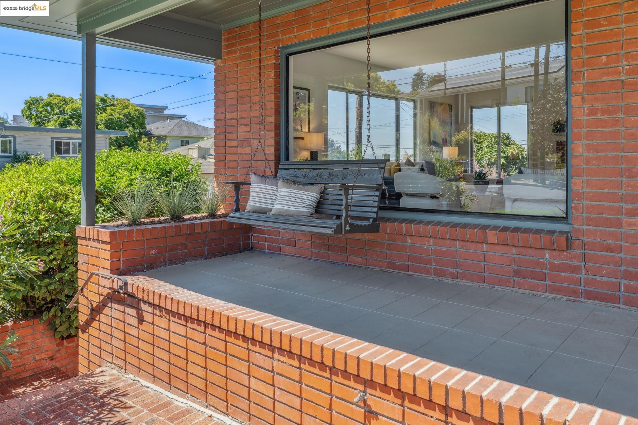 Detail Gallery Image 5 of 60 For 501 Bonnie Dr, El Cerrito,  CA 94530 - 2 Beds | 2/1 Baths