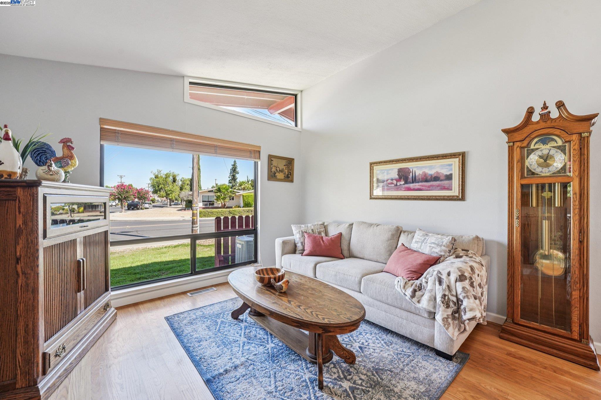 Detail Gallery Image 8 of 46 For 1052 Rincon Ave, Livermore,  CA 94551 - 4 Beds | 2 Baths